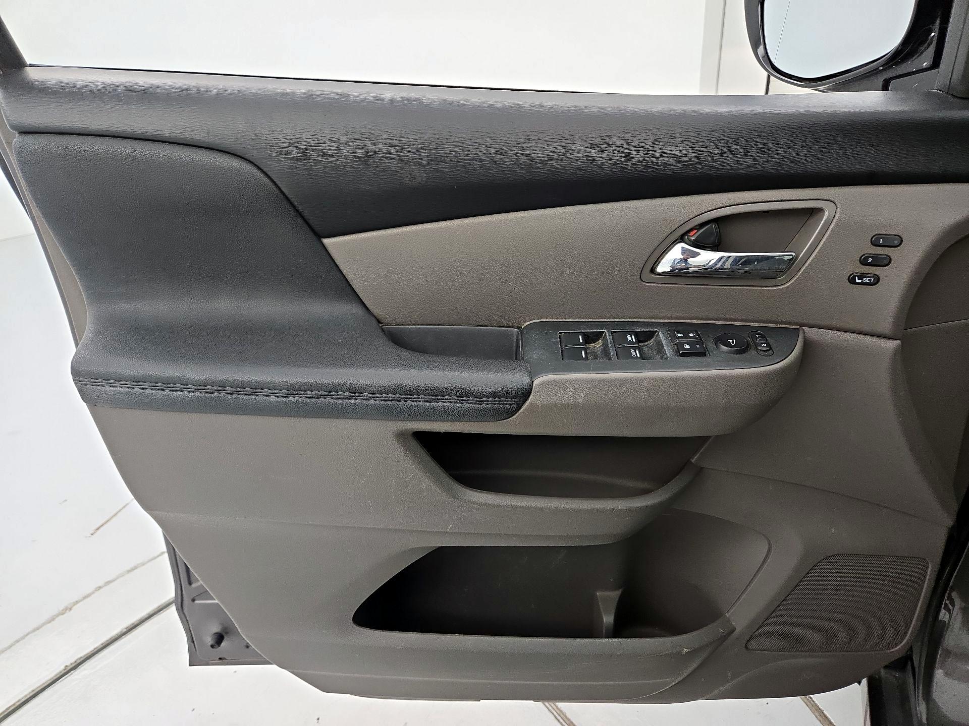Thumbnail: 2016 Honda Odyssey - 12