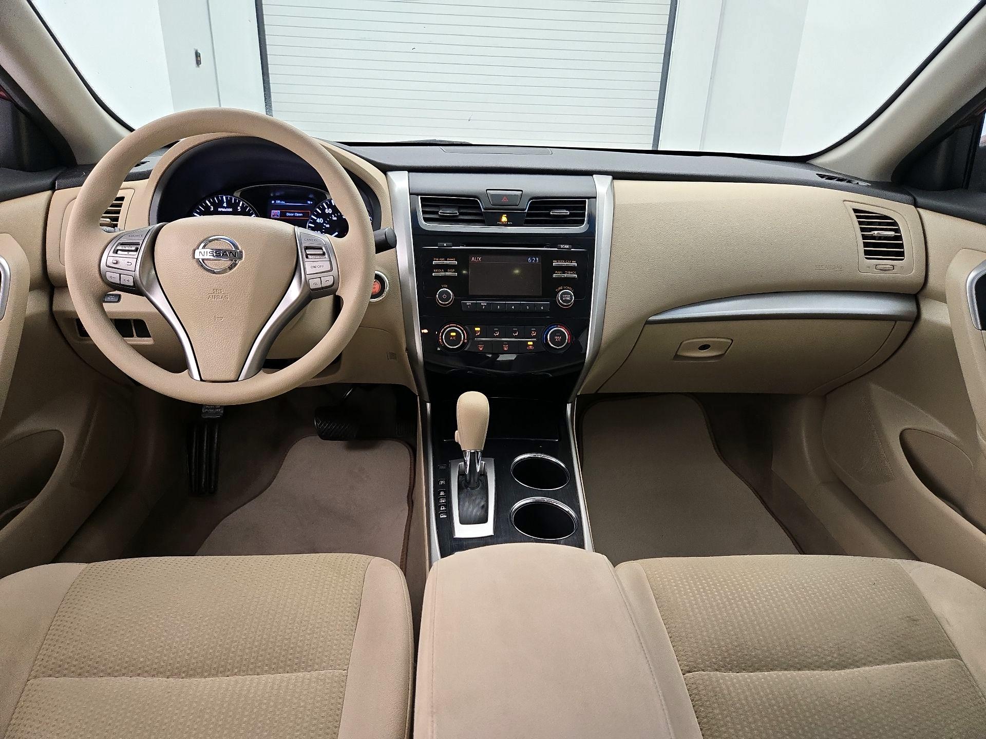 Thumbnail: 2014 Nissan Altima - 9