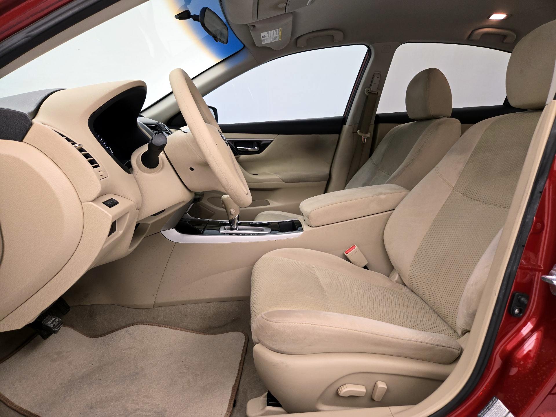 Thumbnail: 2014 Nissan Altima - 11