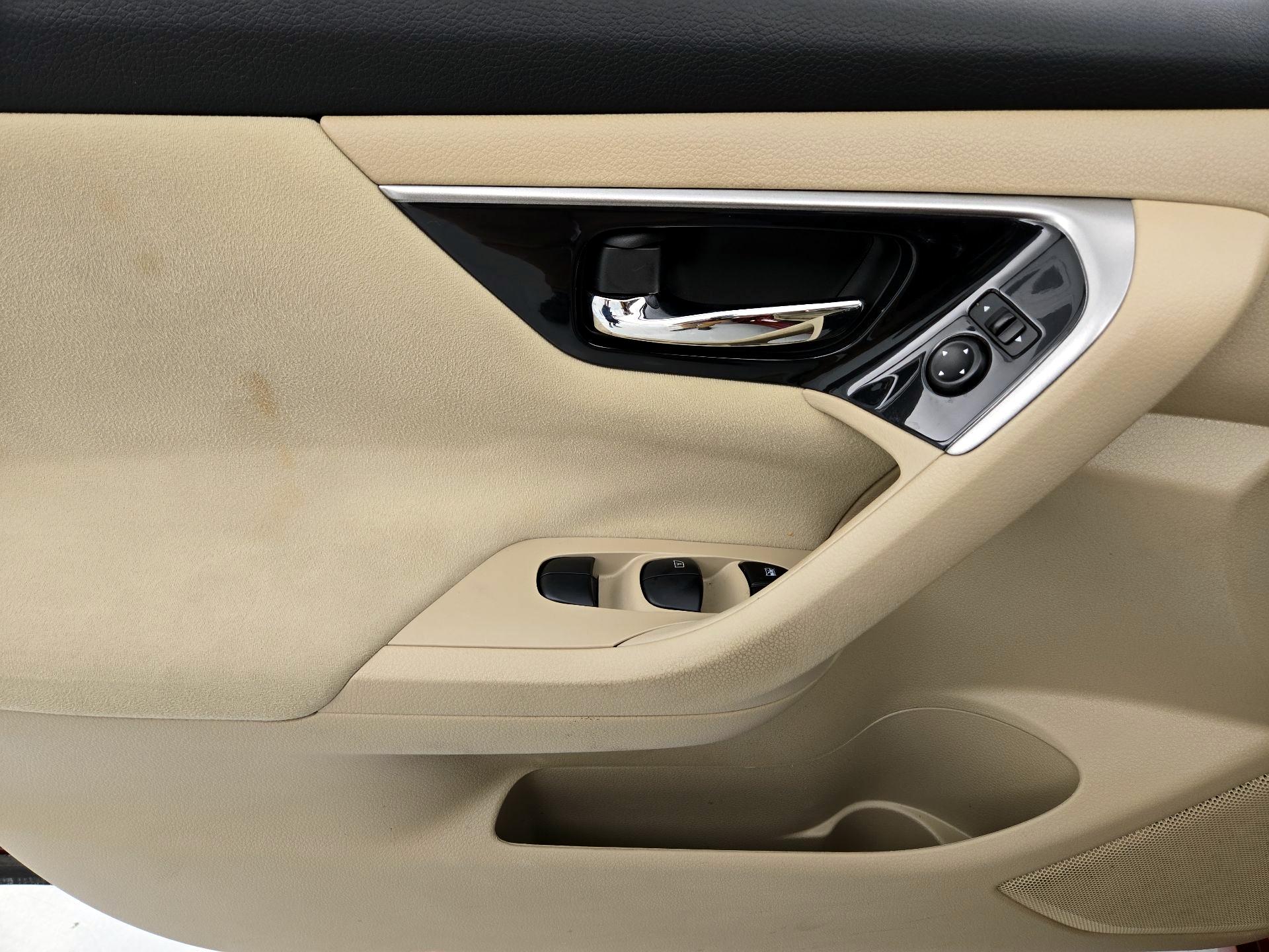 Thumbnail: 2014 Nissan Altima - 12