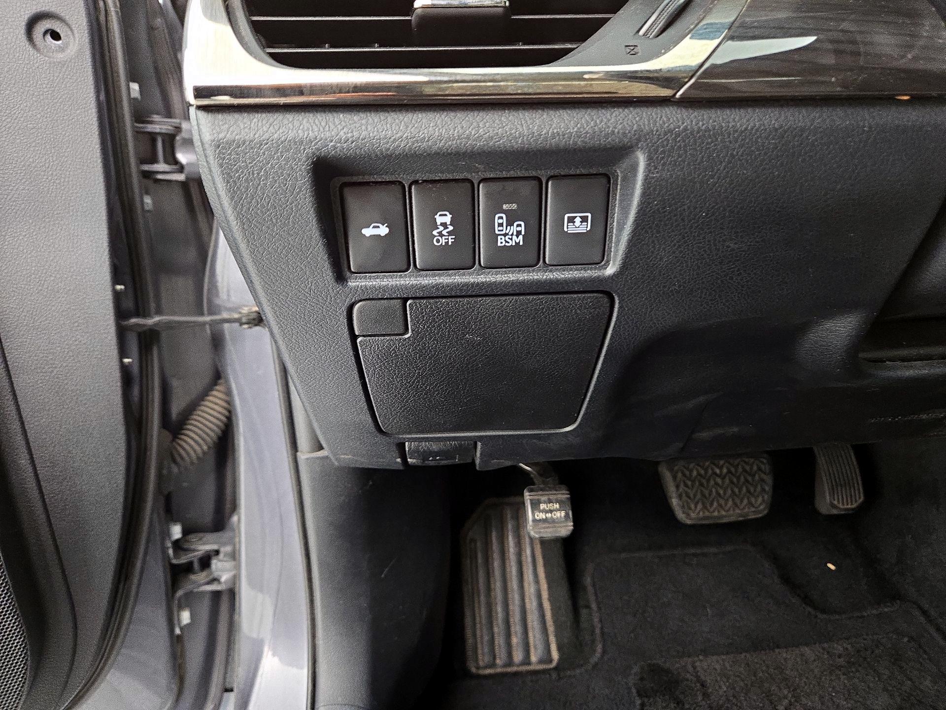Thumbnail: 2014 Toyota Avalon - 13