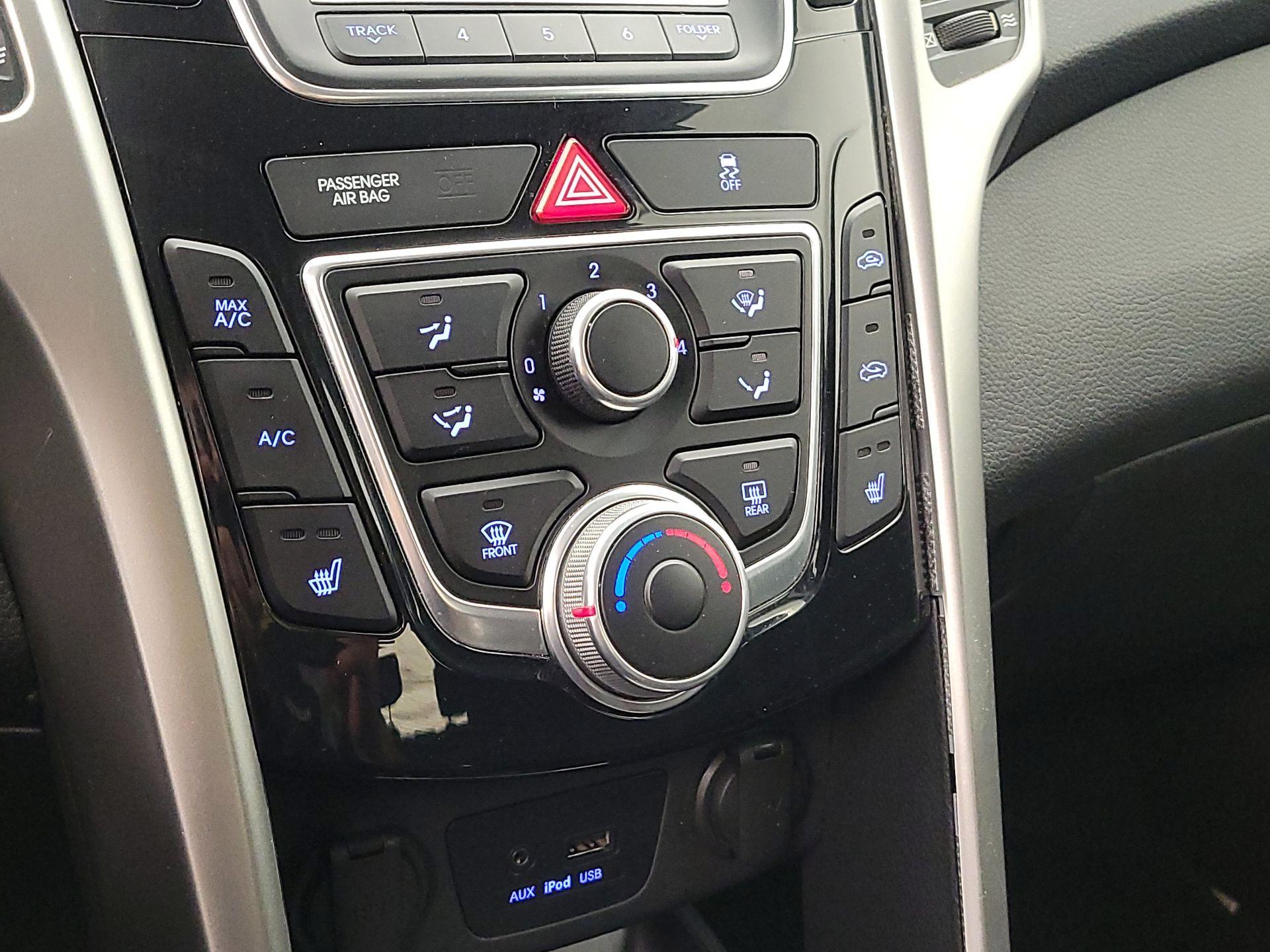 Thumbnail: 2013 Hyundai Elantra - 15