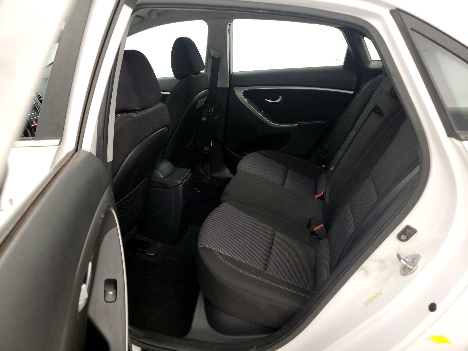 Thumbnail: 2013 Hyundai Elantra - 18