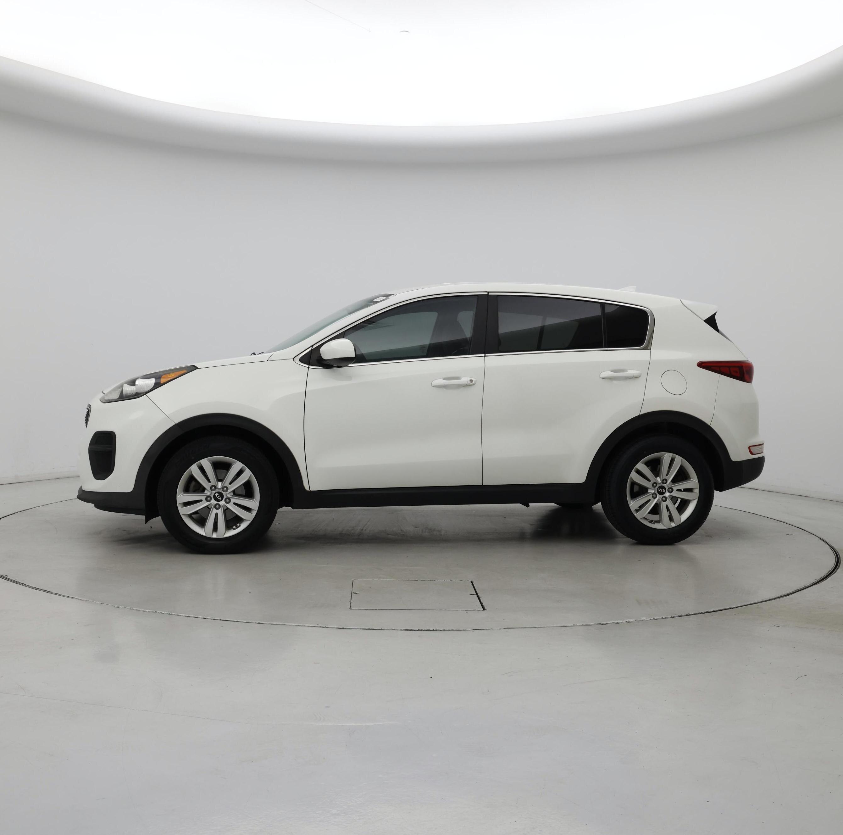 Thumbnail: 2017 Kia Sportage - 3