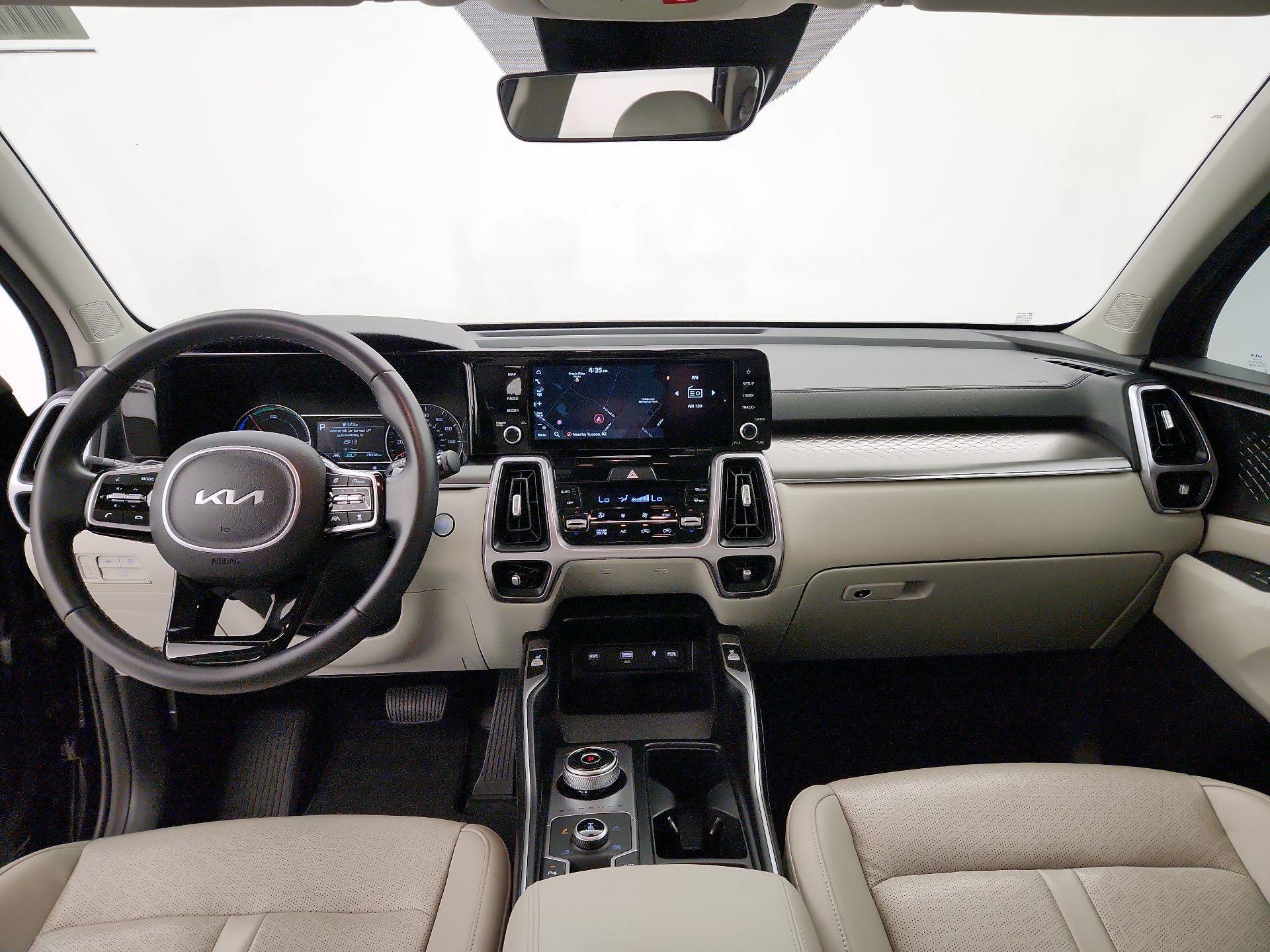 Thumbnail: 2023 Kia Sorento - 9