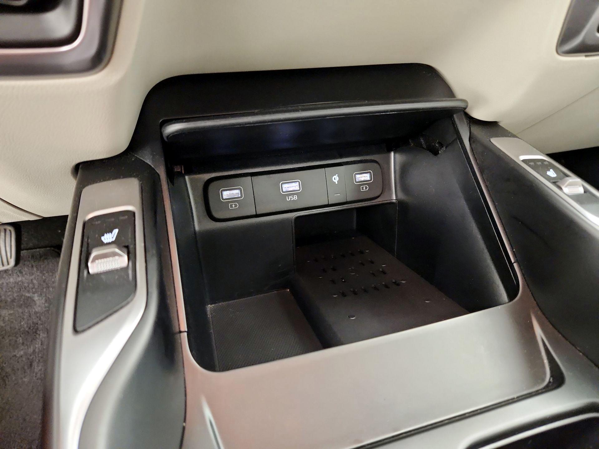 Thumbnail: 2023 Kia Sorento - 19