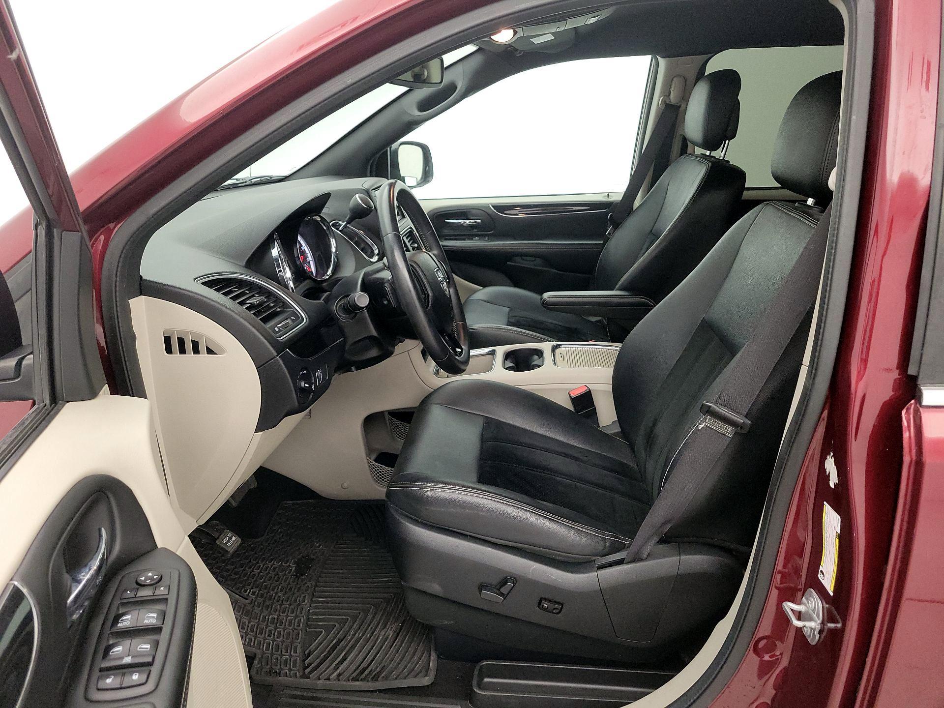 Thumbnail: 2018 Dodge Grand Caravan - 11