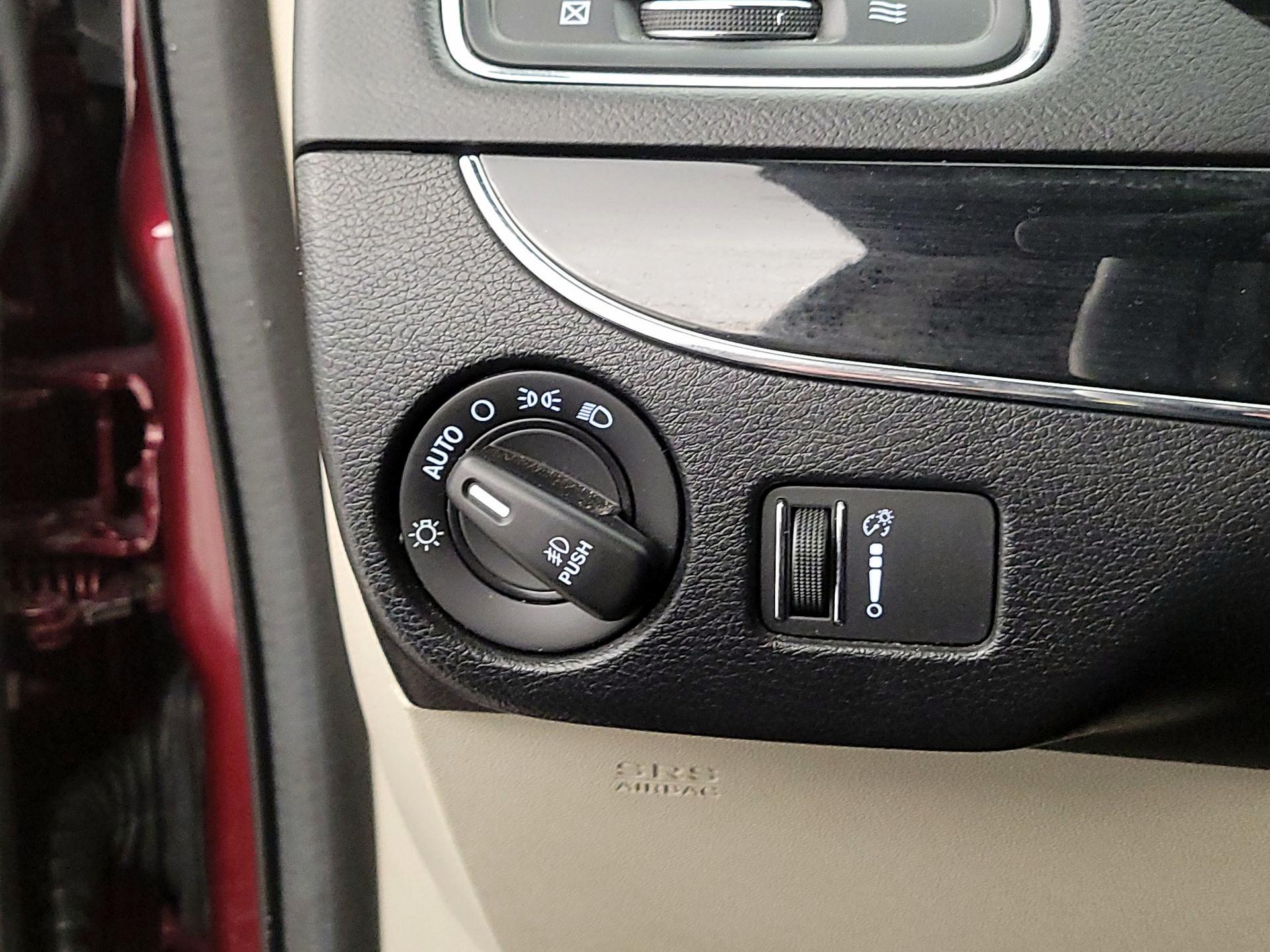 Thumbnail: 2018 Dodge Grand Caravan - 13