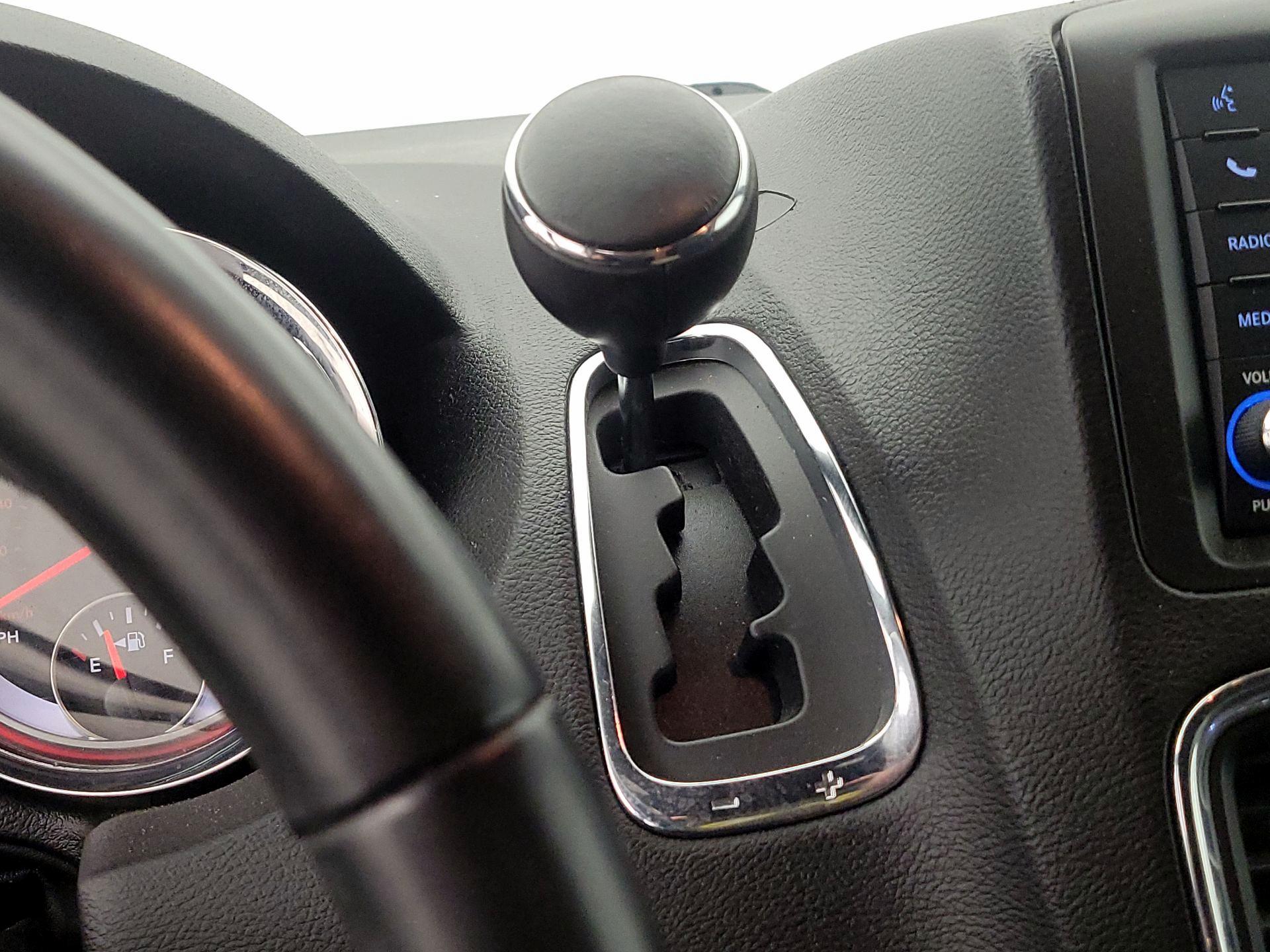 Thumbnail: 2018 Dodge Grand Caravan - 17