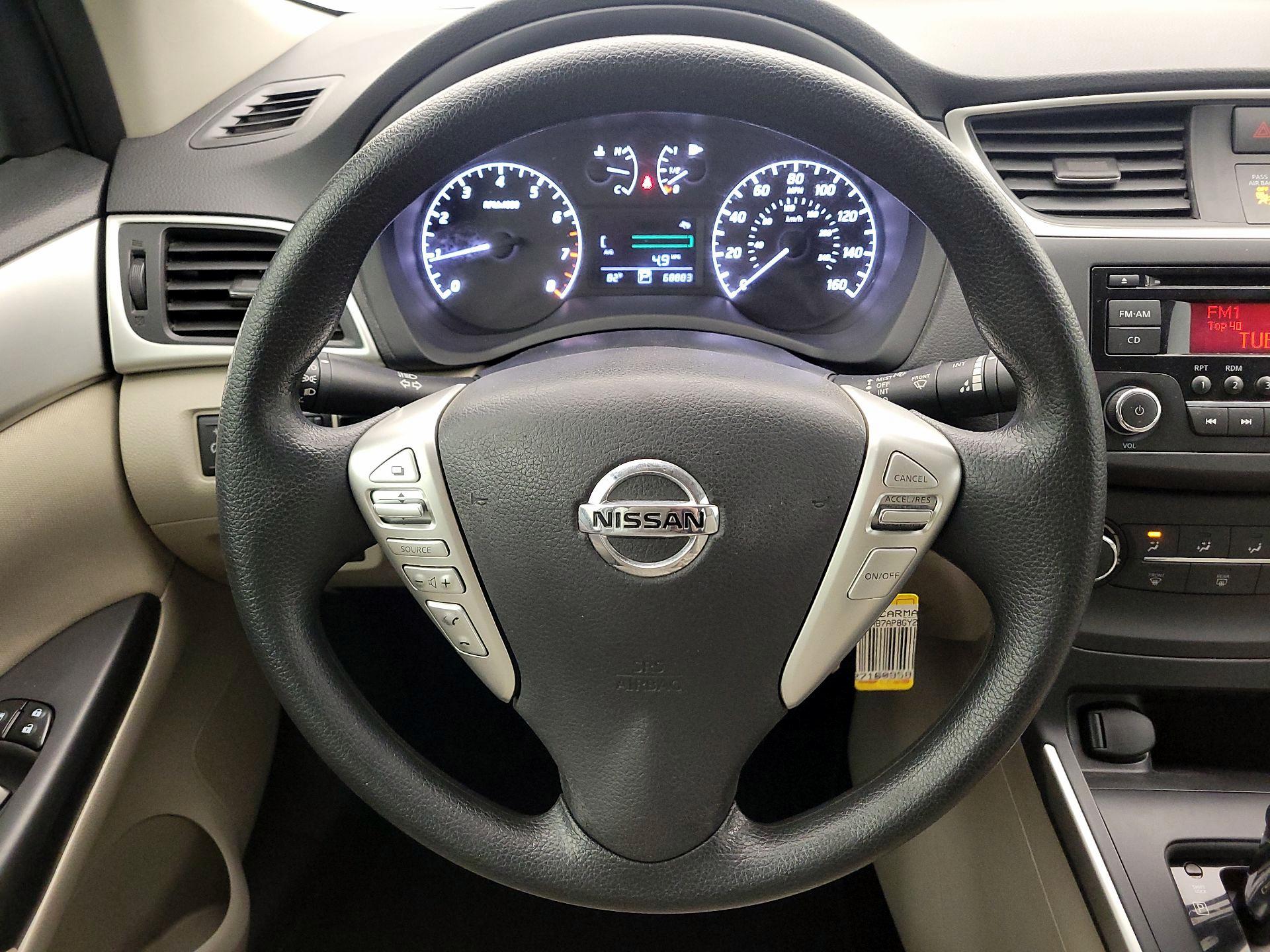 Thumbnail: 2016 Nissan Sentra - 10