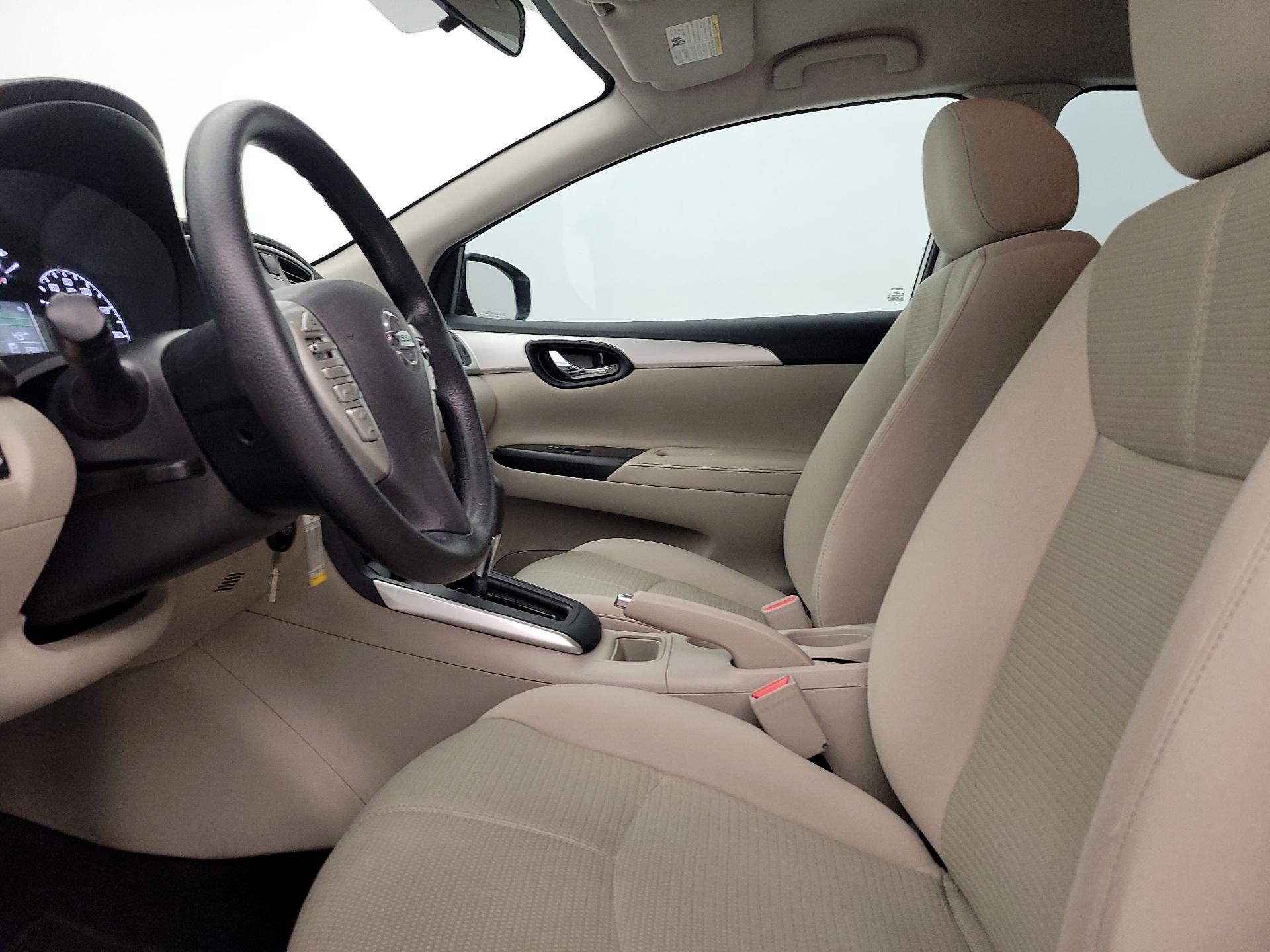 Thumbnail: 2016 Nissan Sentra - 11