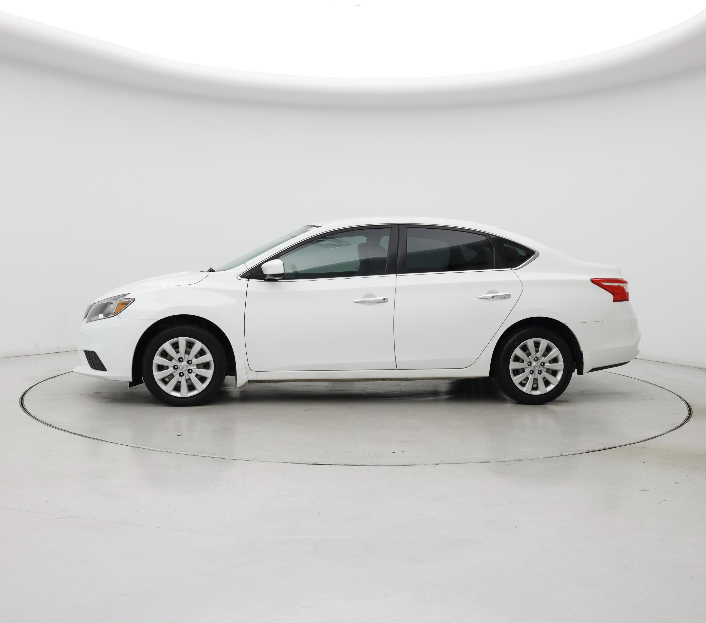 Thumbnail: 2016 Nissan Sentra - 3