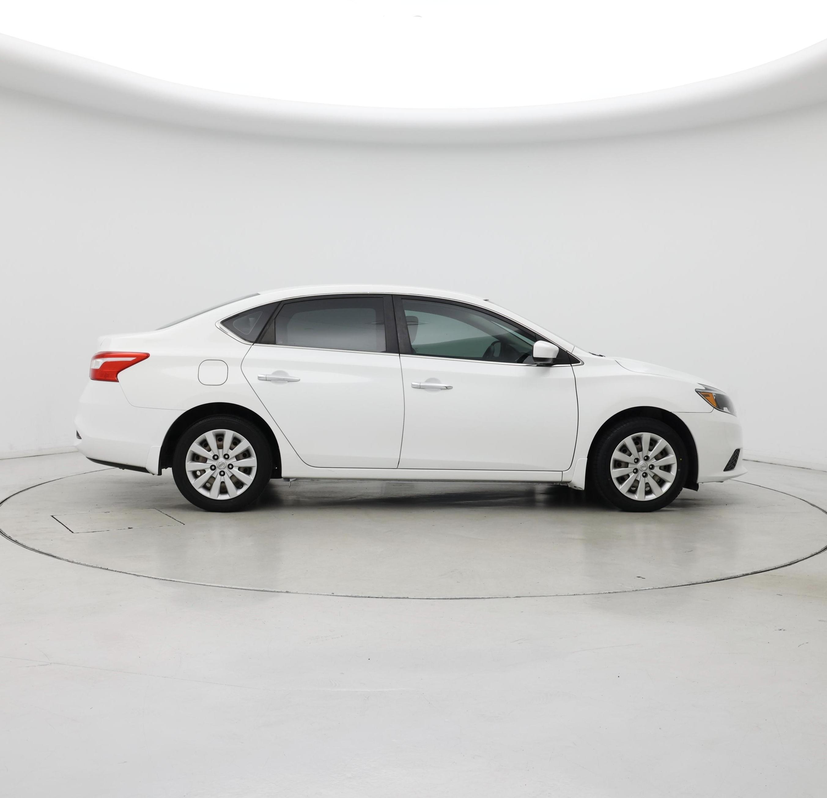 Thumbnail: 2016 Nissan Sentra - 7