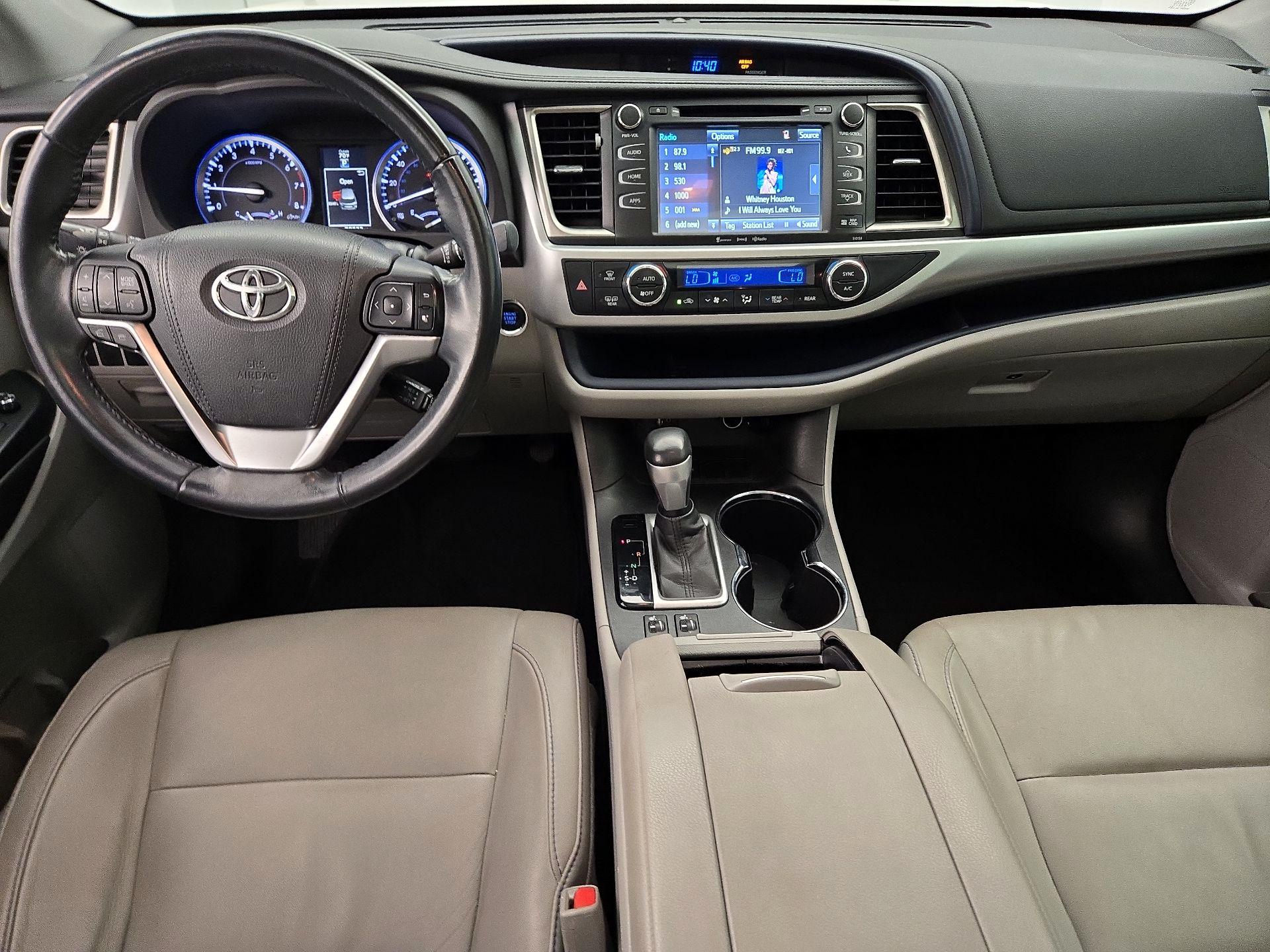 Thumbnail: 2016 Toyota Highlander - 9