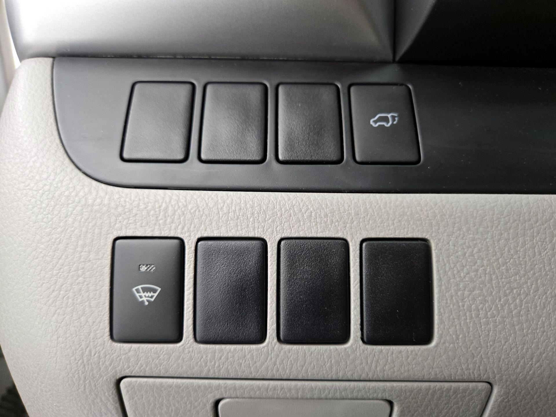 Thumbnail: 2016 Toyota Highlander - 13