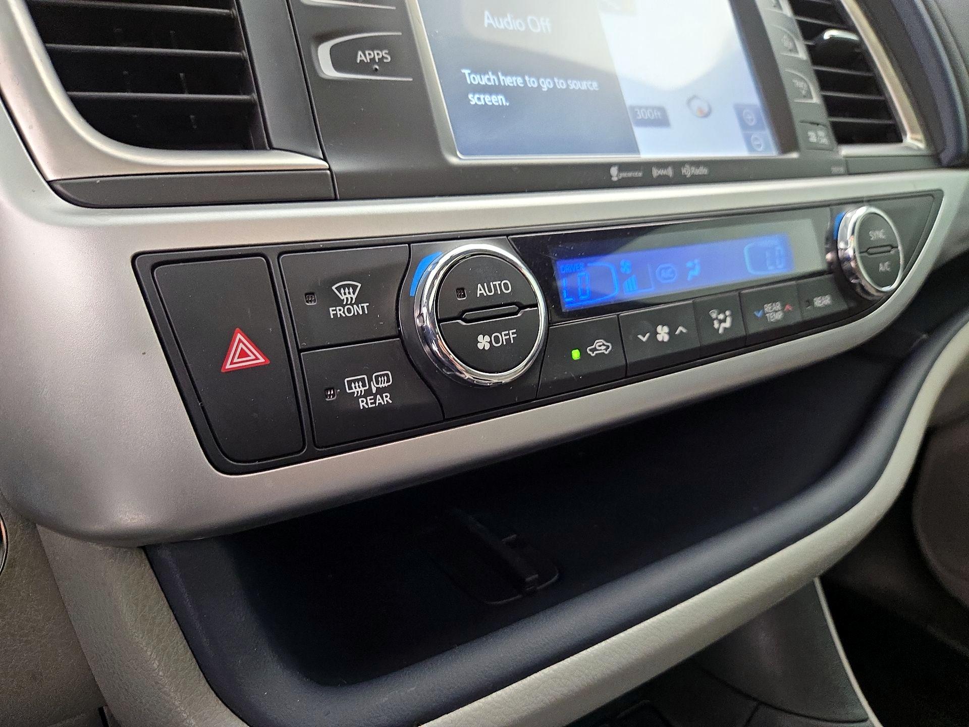 Thumbnail: 2016 Toyota Highlander - 16