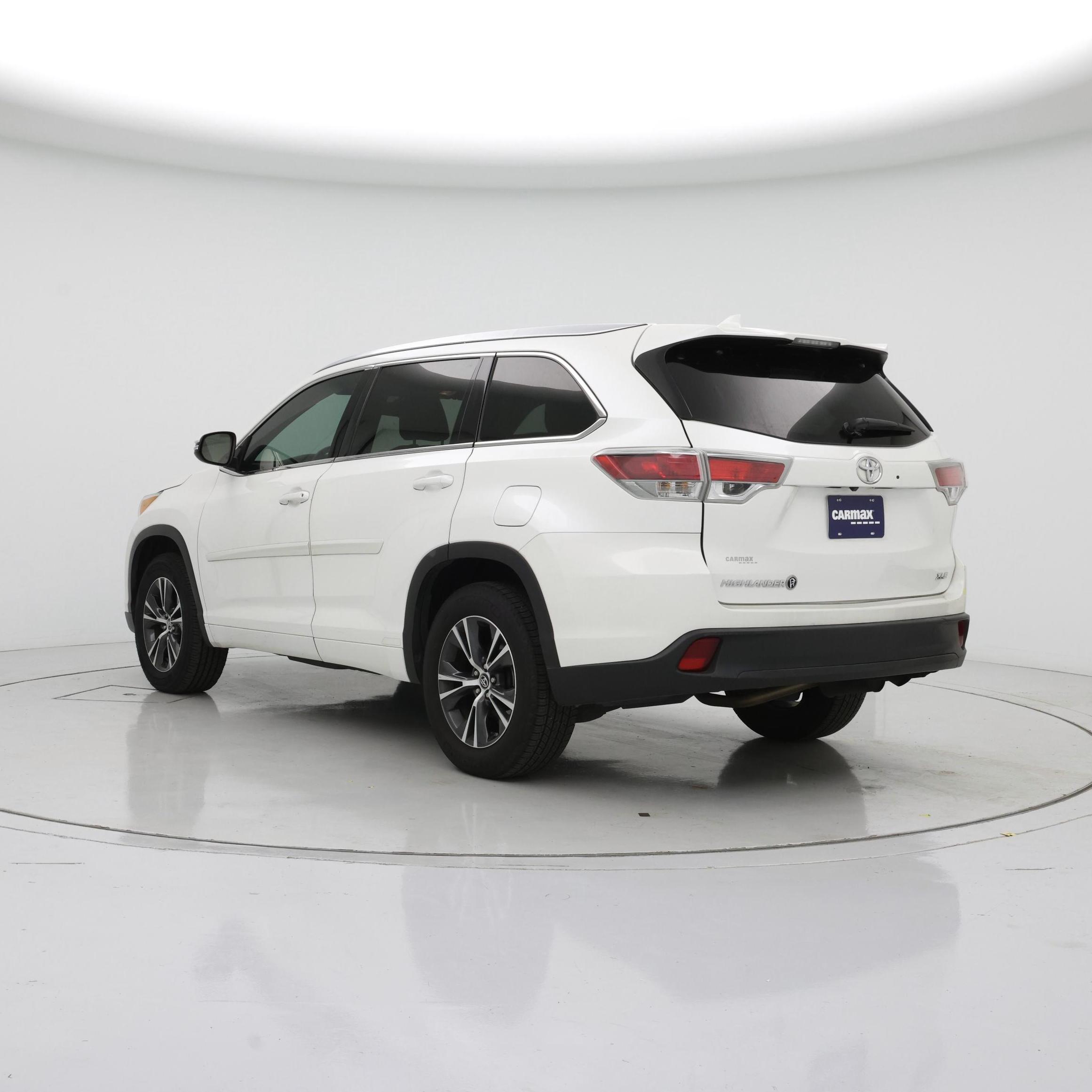 Thumbnail: 2016 Toyota Highlander - 2
