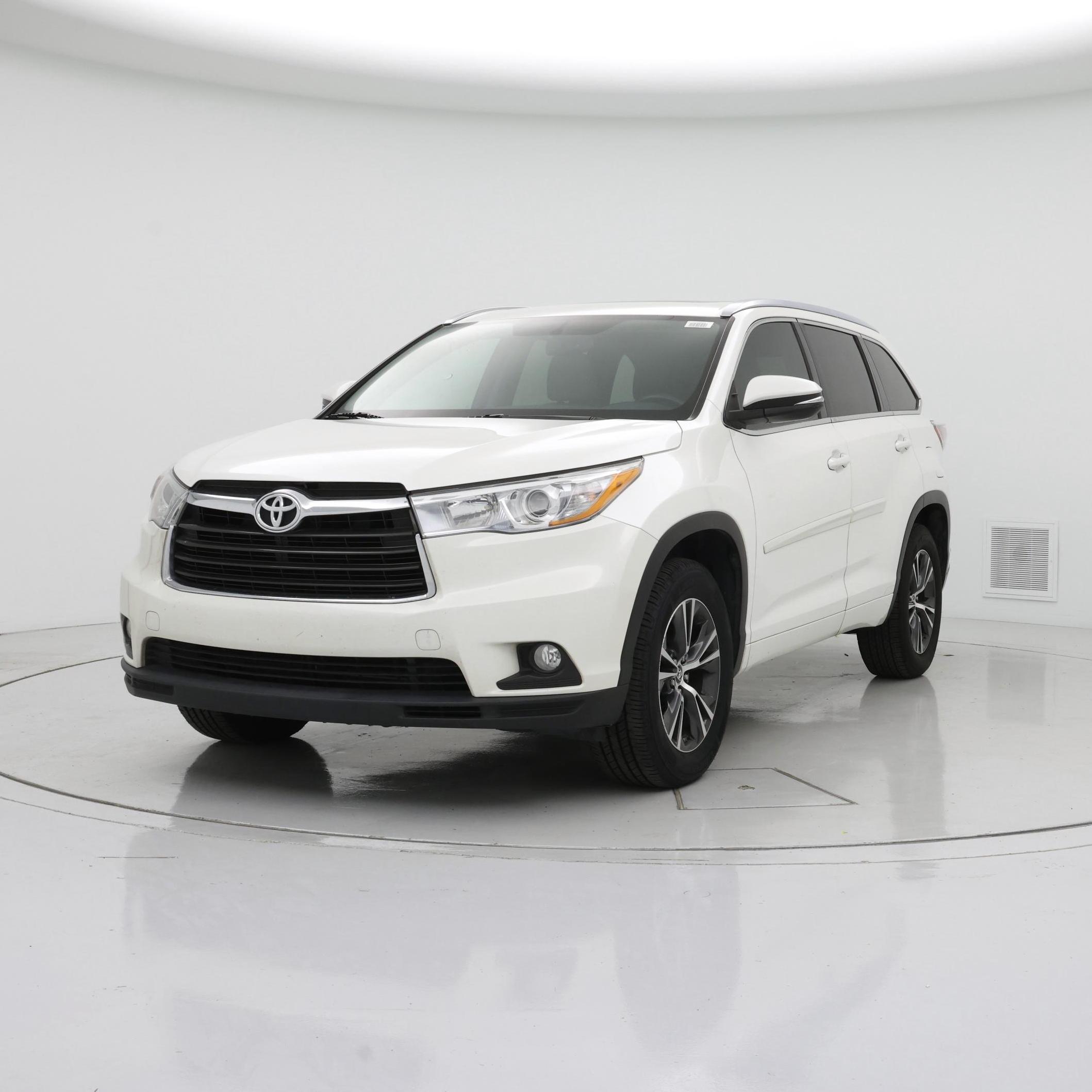 Thumbnail: 2016 Toyota Highlander - 4