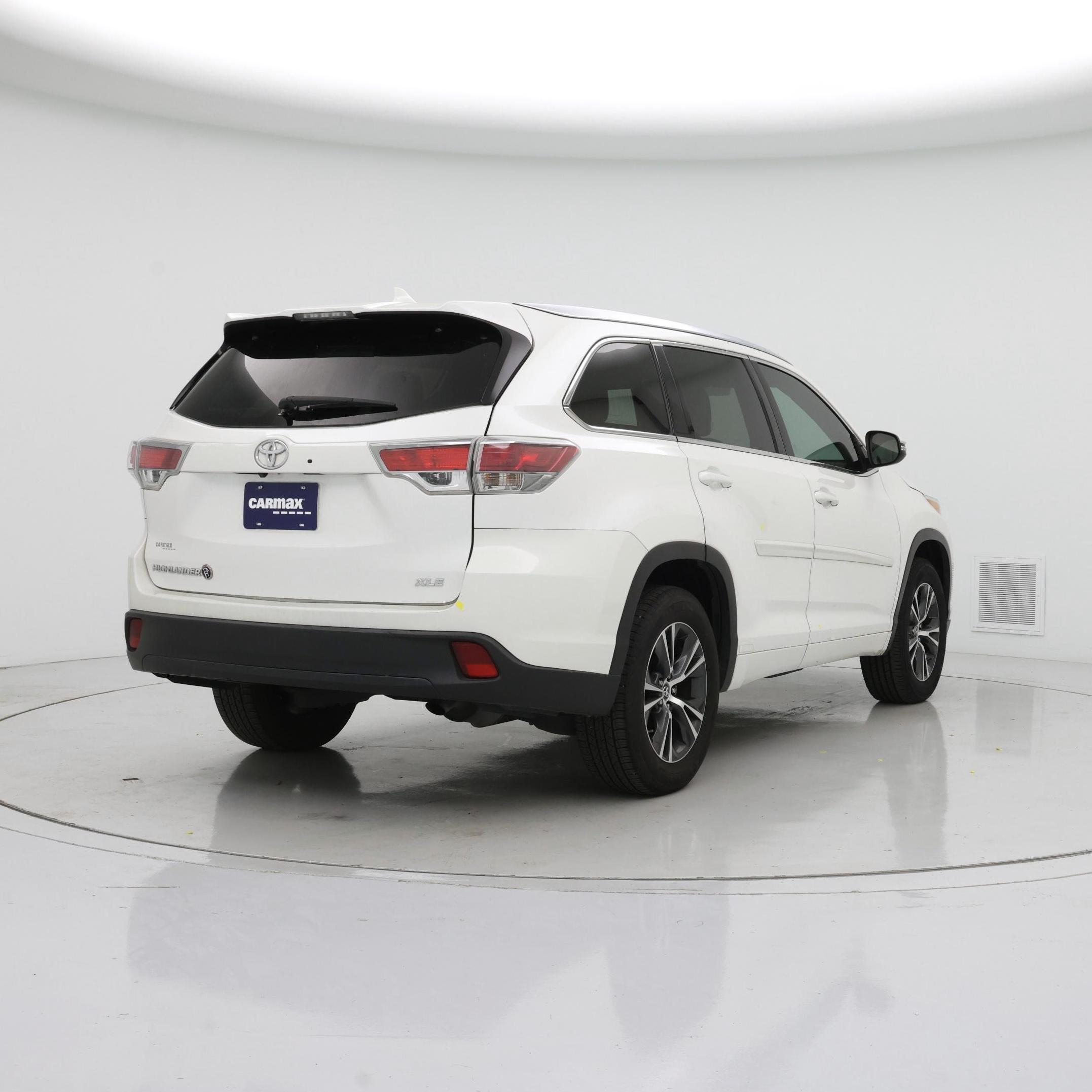 Thumbnail: 2016 Toyota Highlander - 8