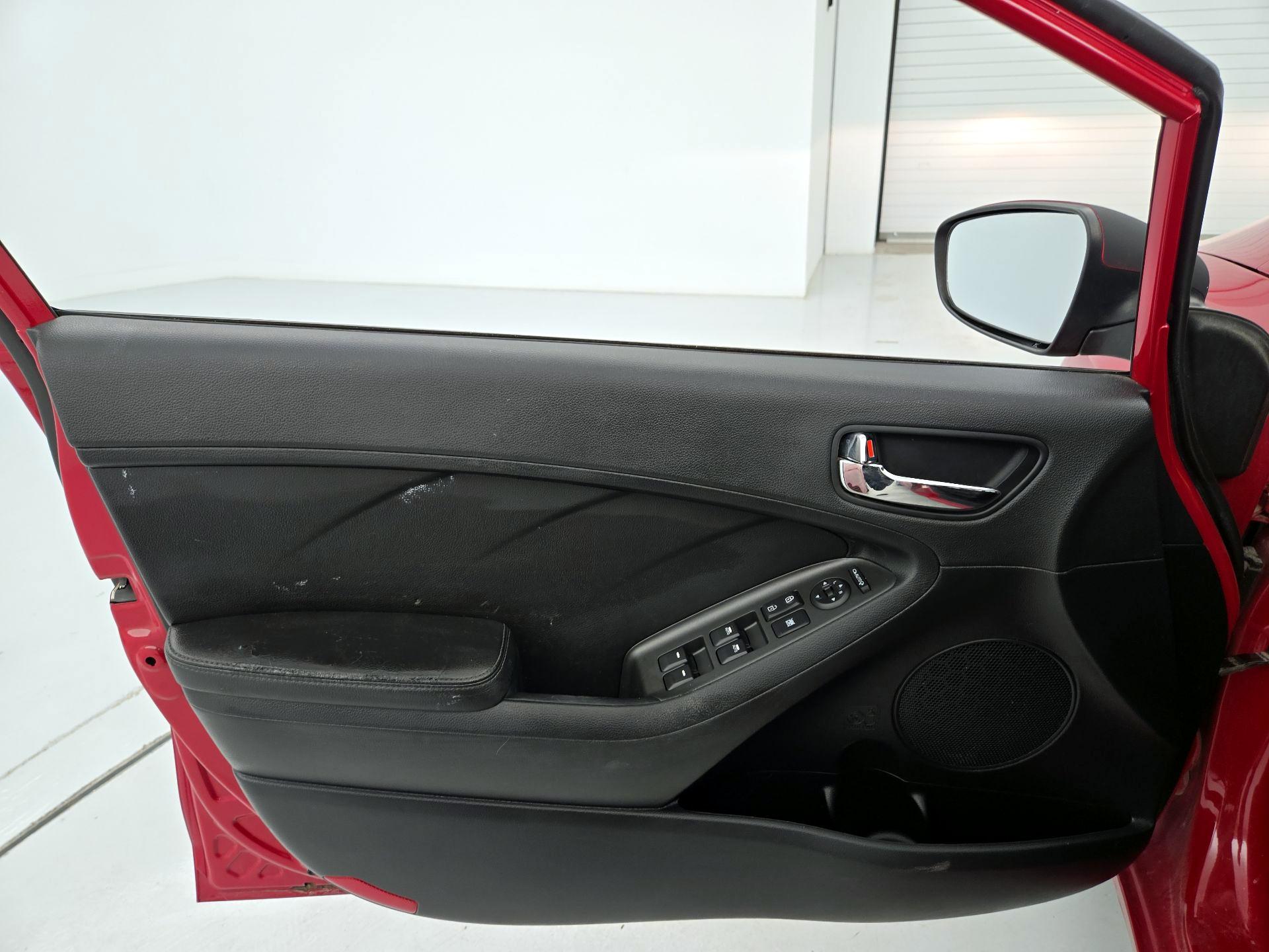 Thumbnail: 2014 Kia Forte - 12