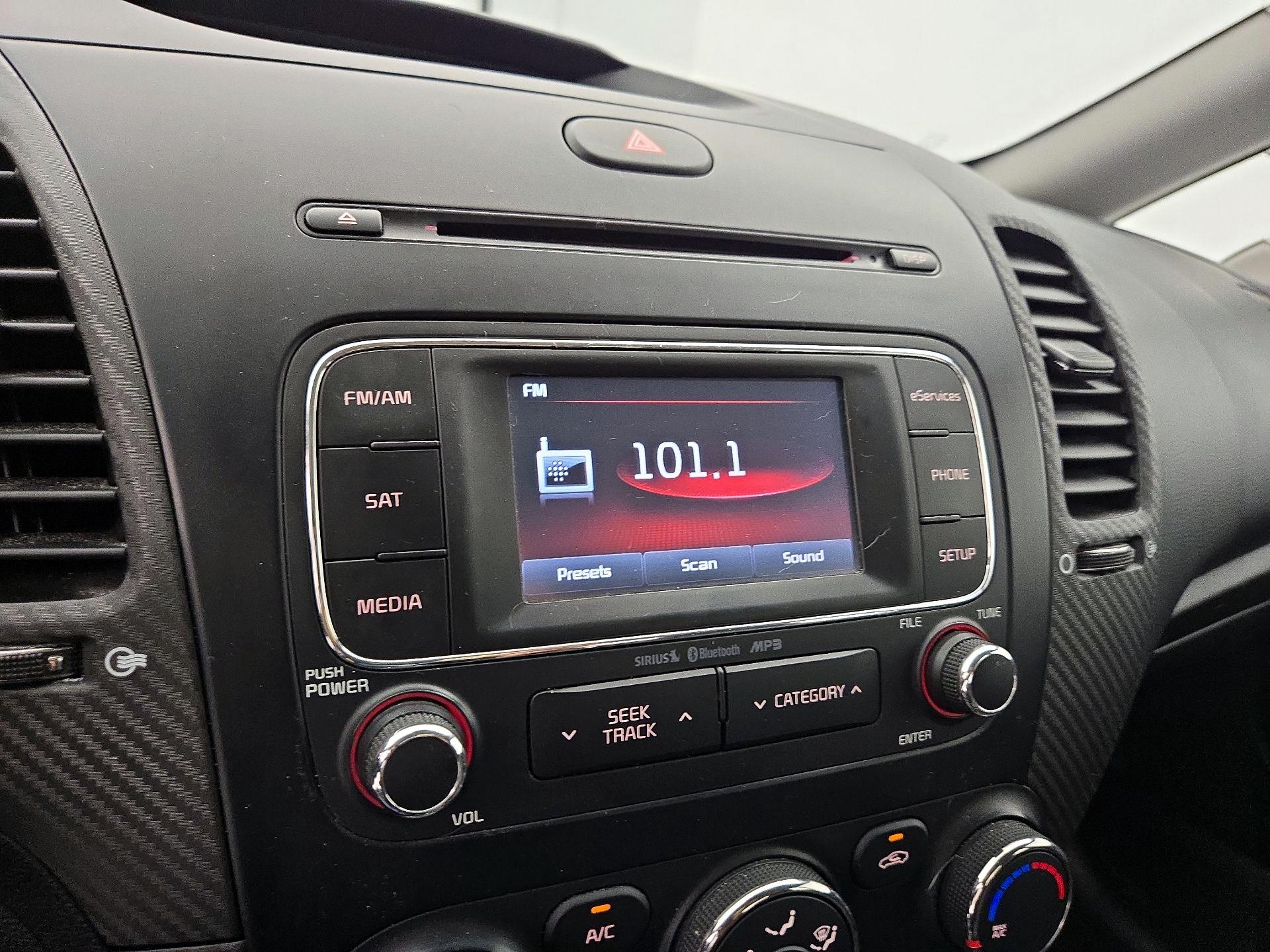 Thumbnail: 2014 Kia Forte - 15