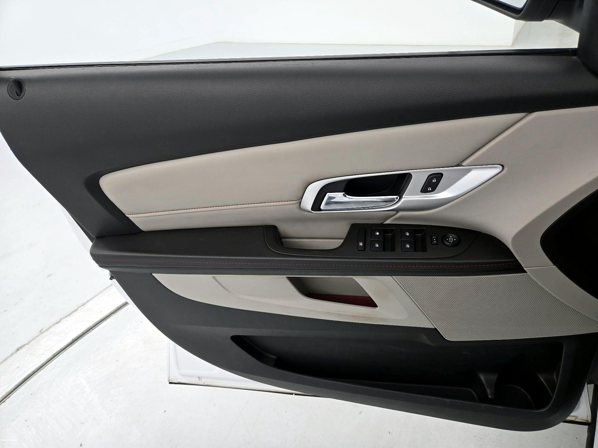 Thumbnail: 2015 GMC Terrain - 12
