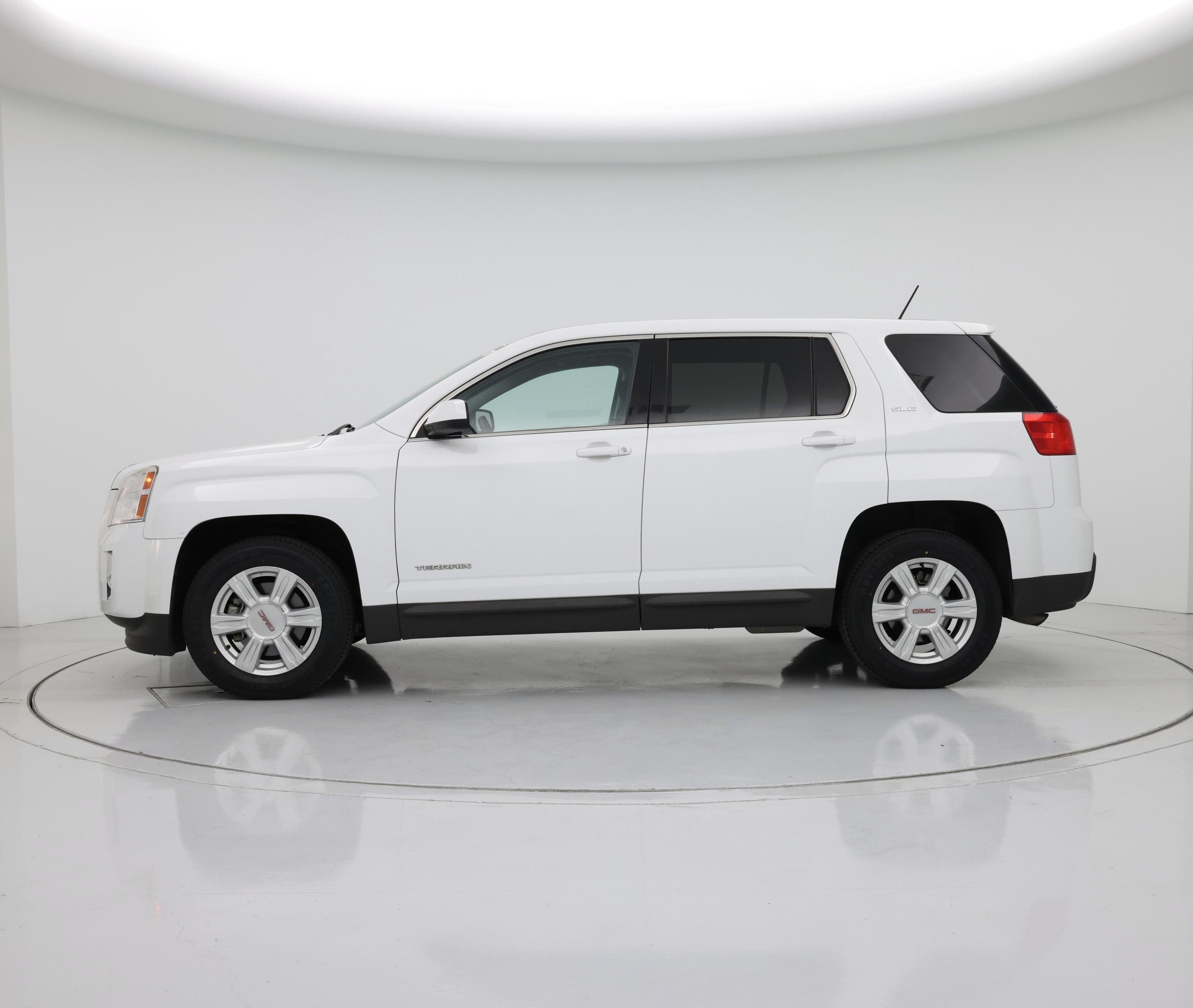 Thumbnail: 2015 GMC Terrain - 3