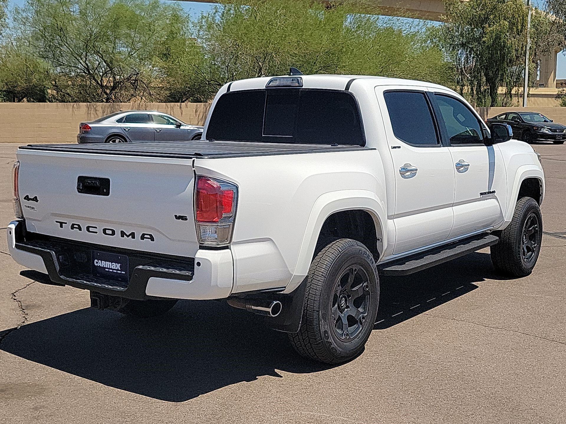 Thumbnail: 2017 Toyota Tacoma - 5