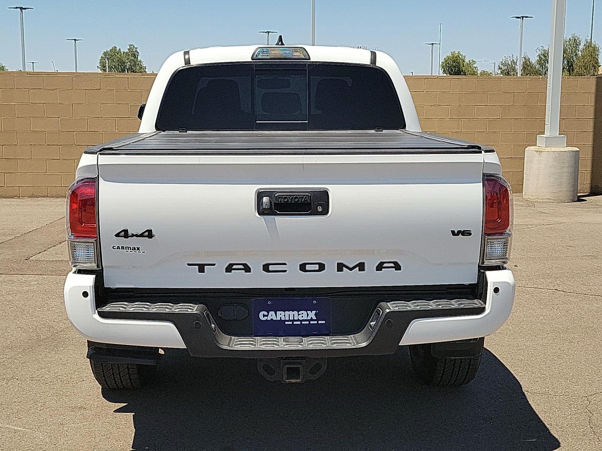 Thumbnail: 2017 Toyota Tacoma - 6