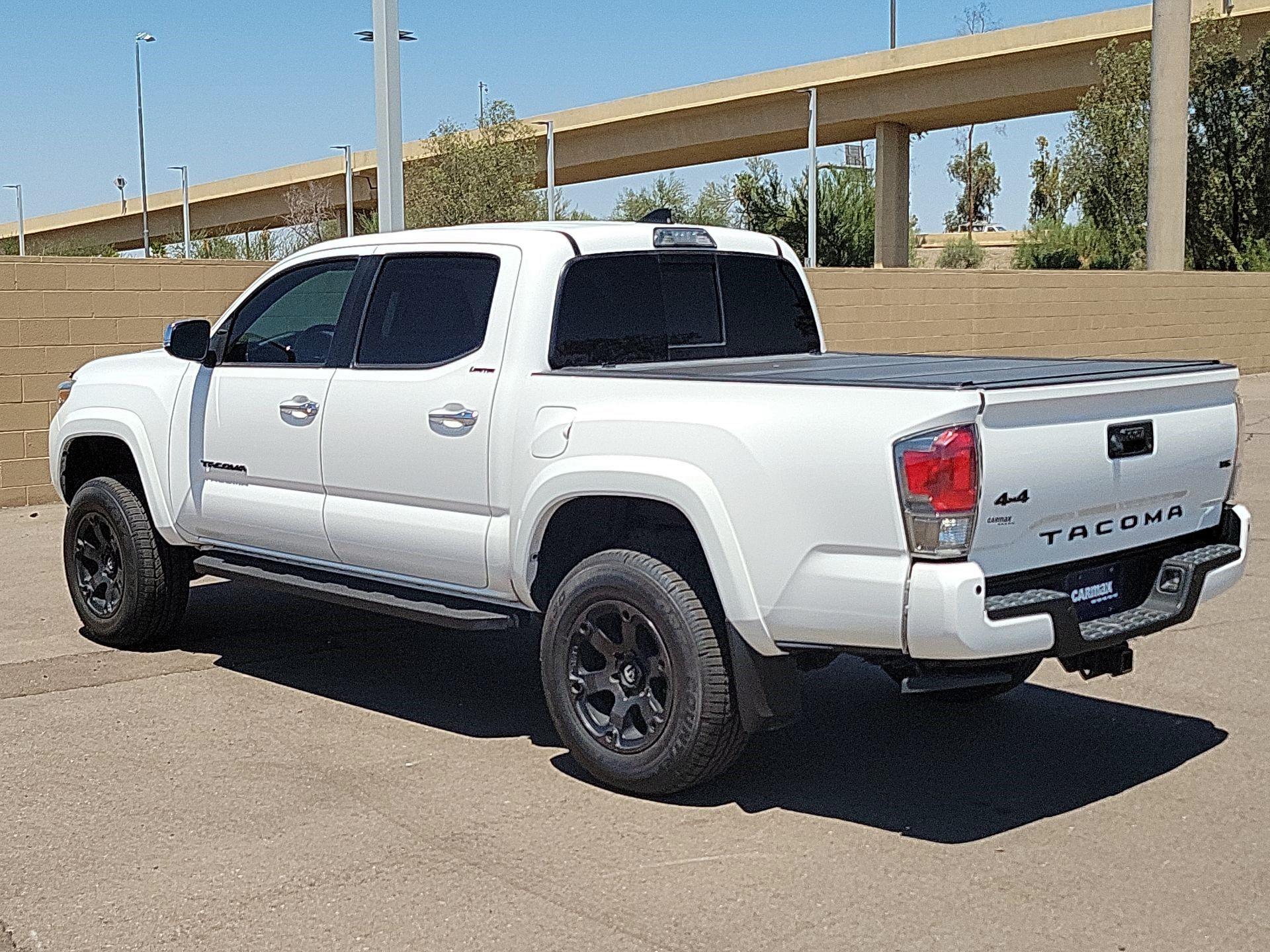 Thumbnail: 2017 Toyota Tacoma - 7