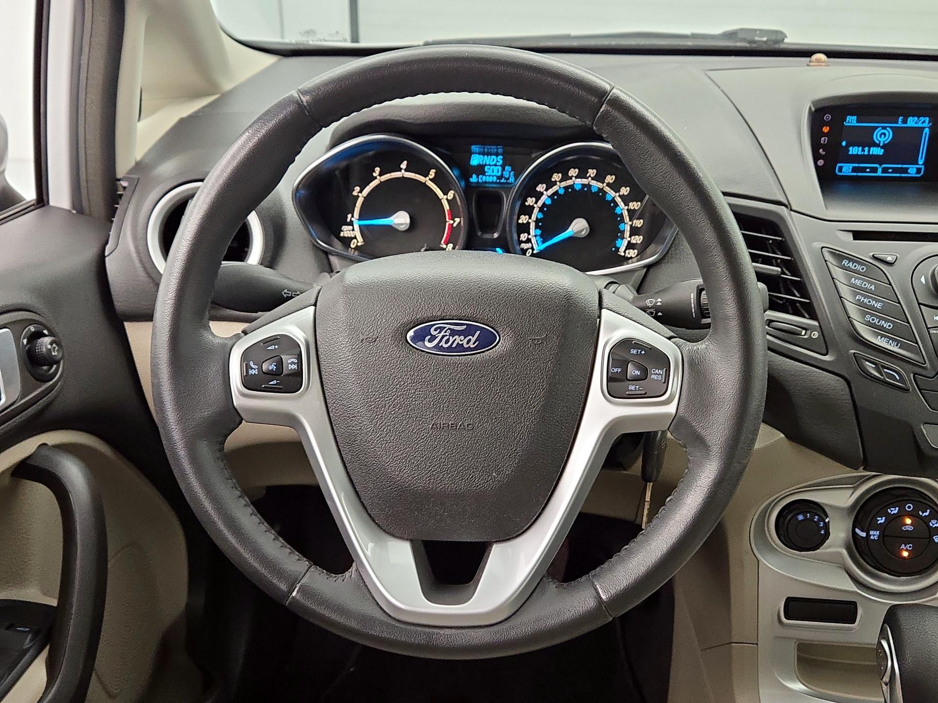Thumbnail: 2014 Ford Fiesta - 10