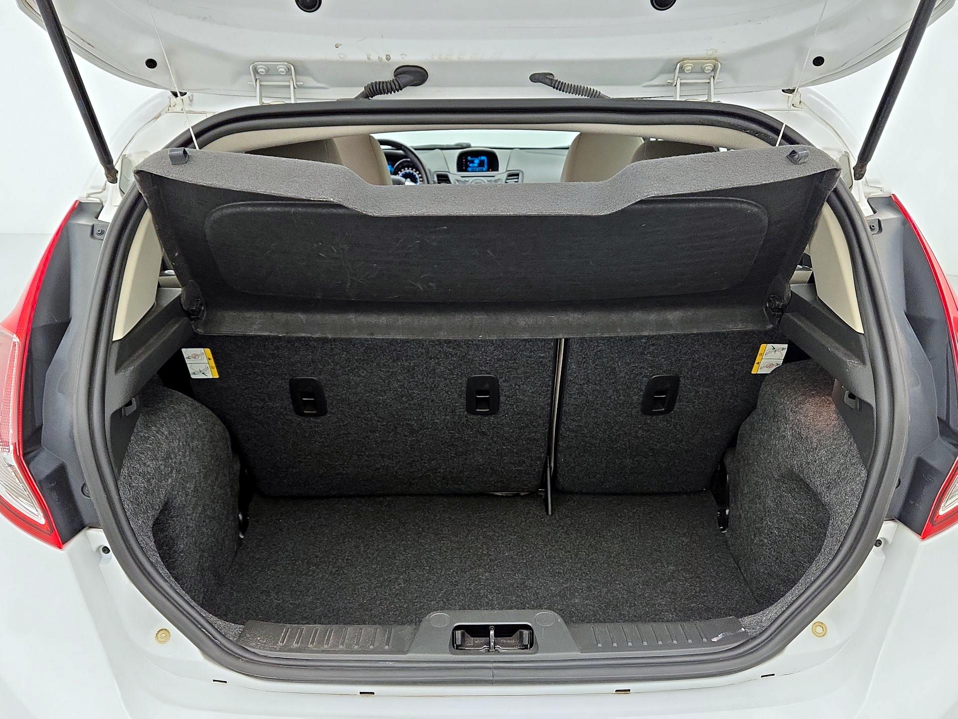 Thumbnail: 2014 Ford Fiesta - 19