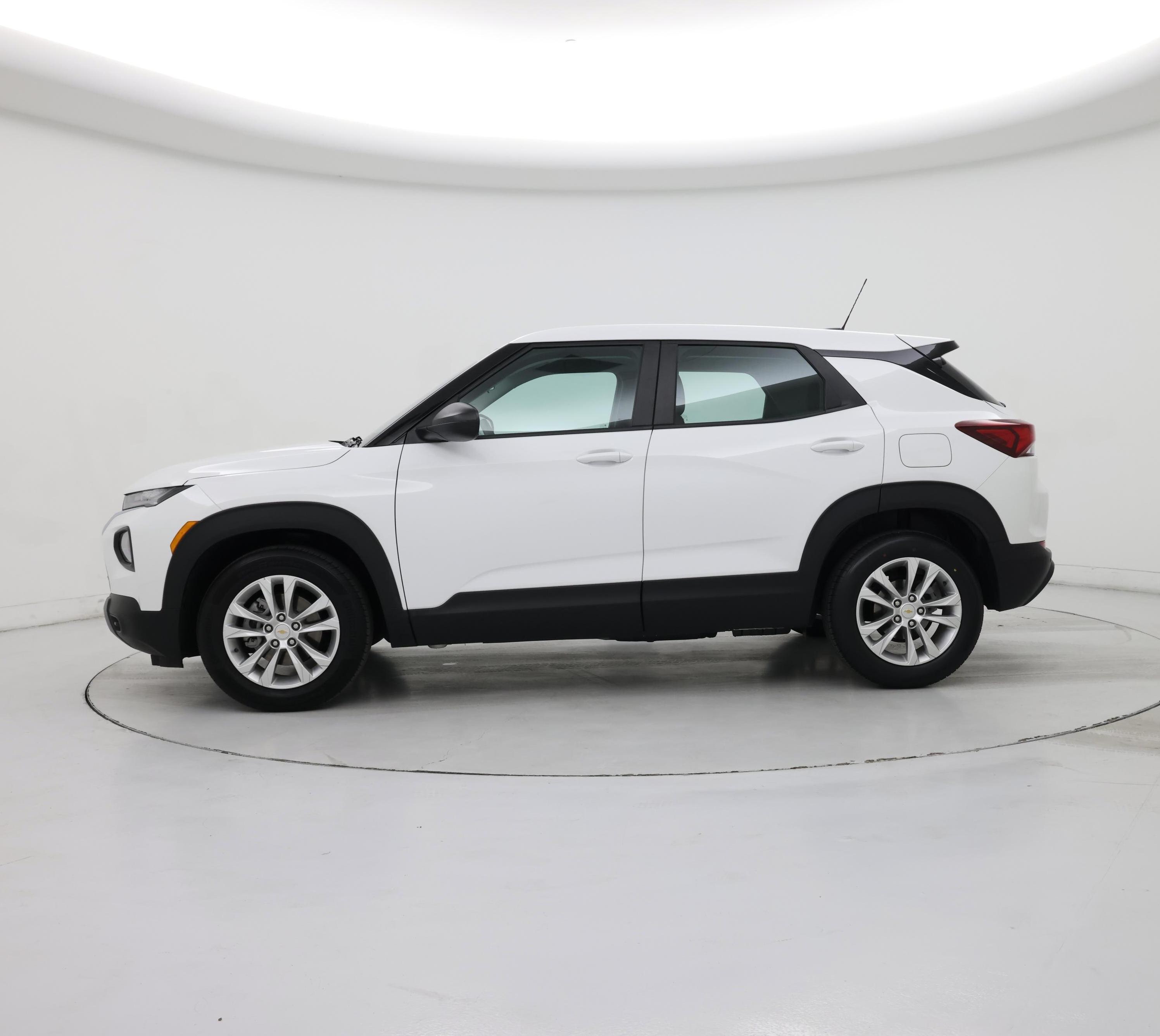 Thumbnail: 2023 Chevrolet TrailBlazer - 3