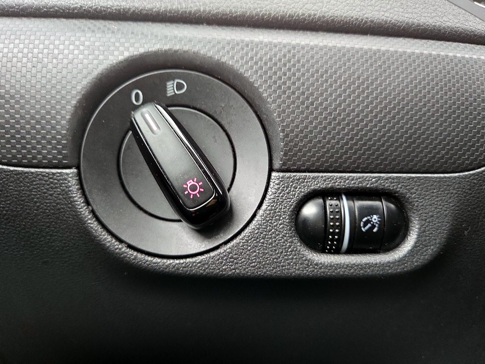 Thumbnail: 2016 Volkswagen Jetta - 13