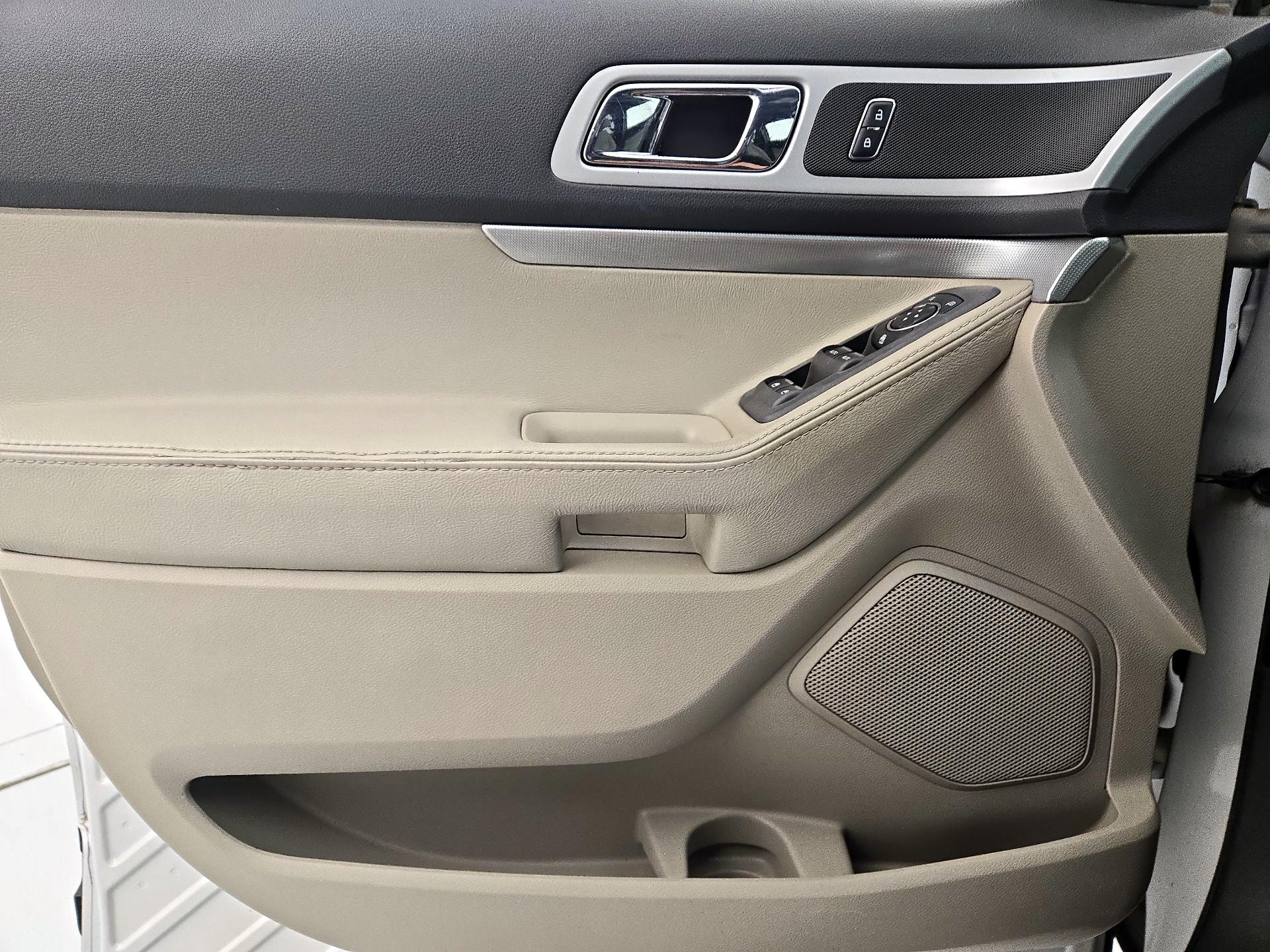 Thumbnail: 2014 Ford Explorer - 12