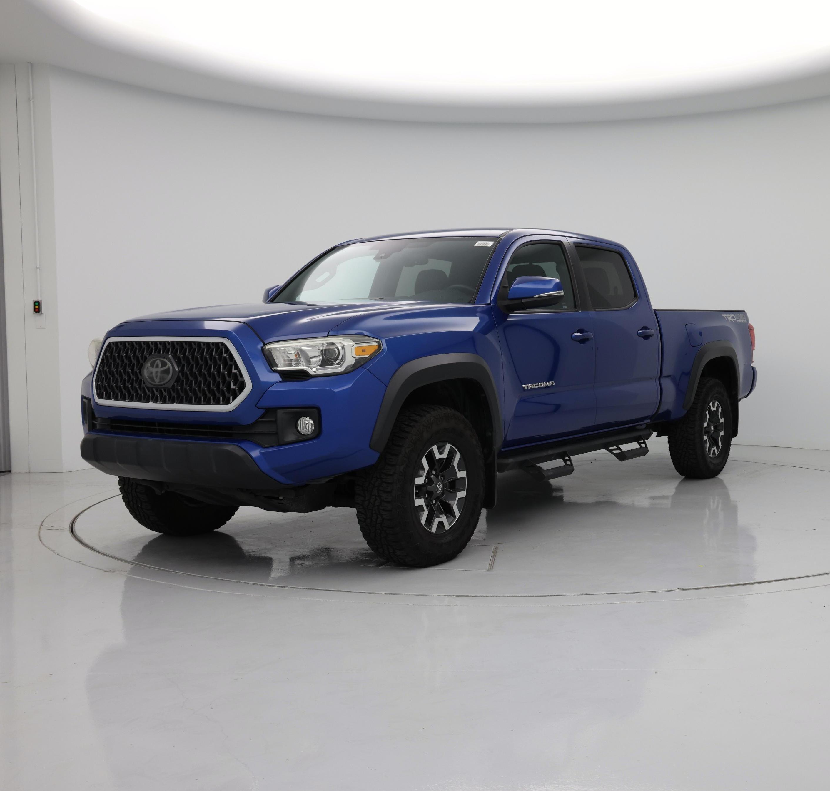 Thumbnail: 2018 Toyota Tacoma - 4