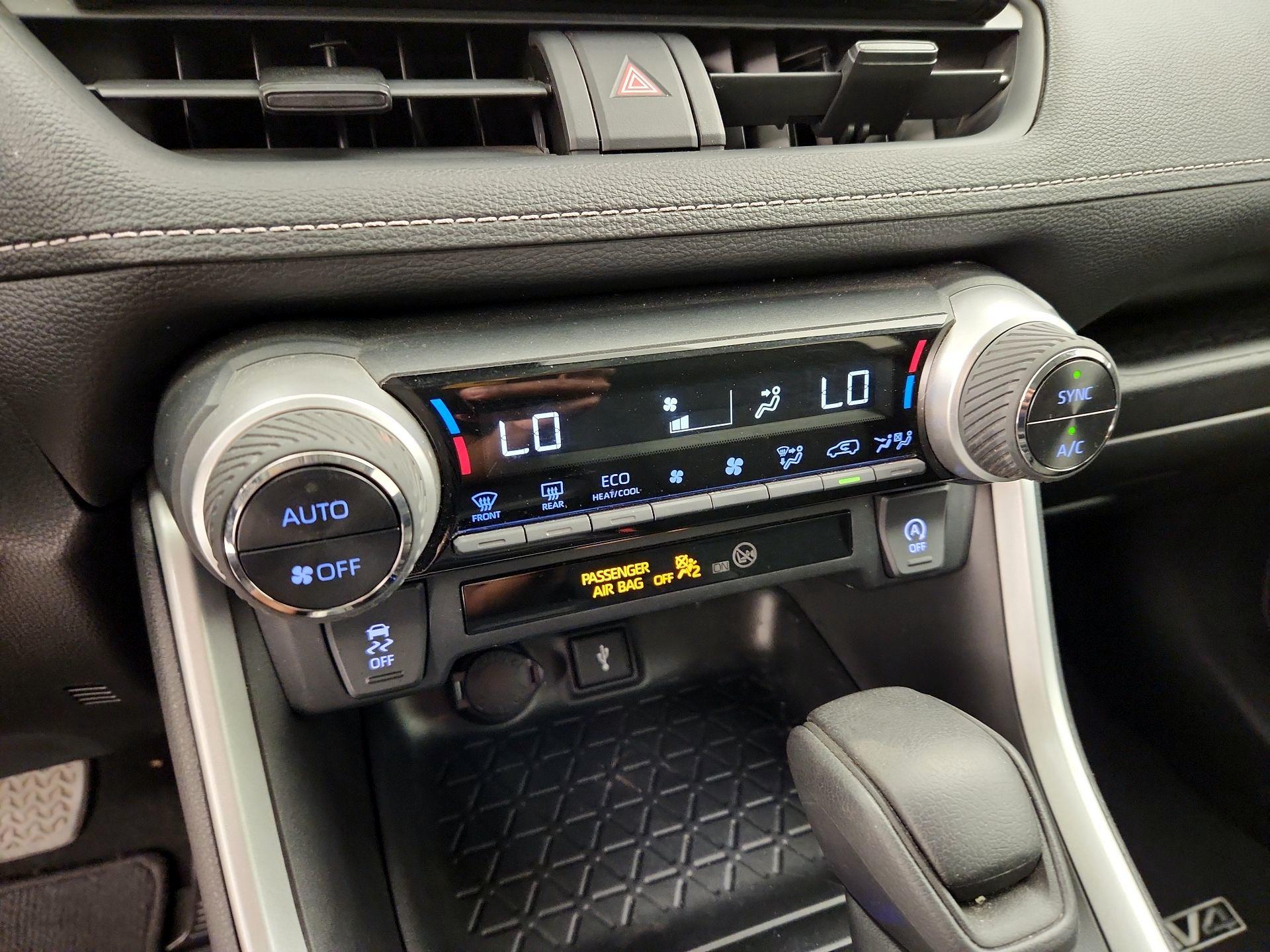 Thumbnail: 2021 Toyota RAV4 - 16
