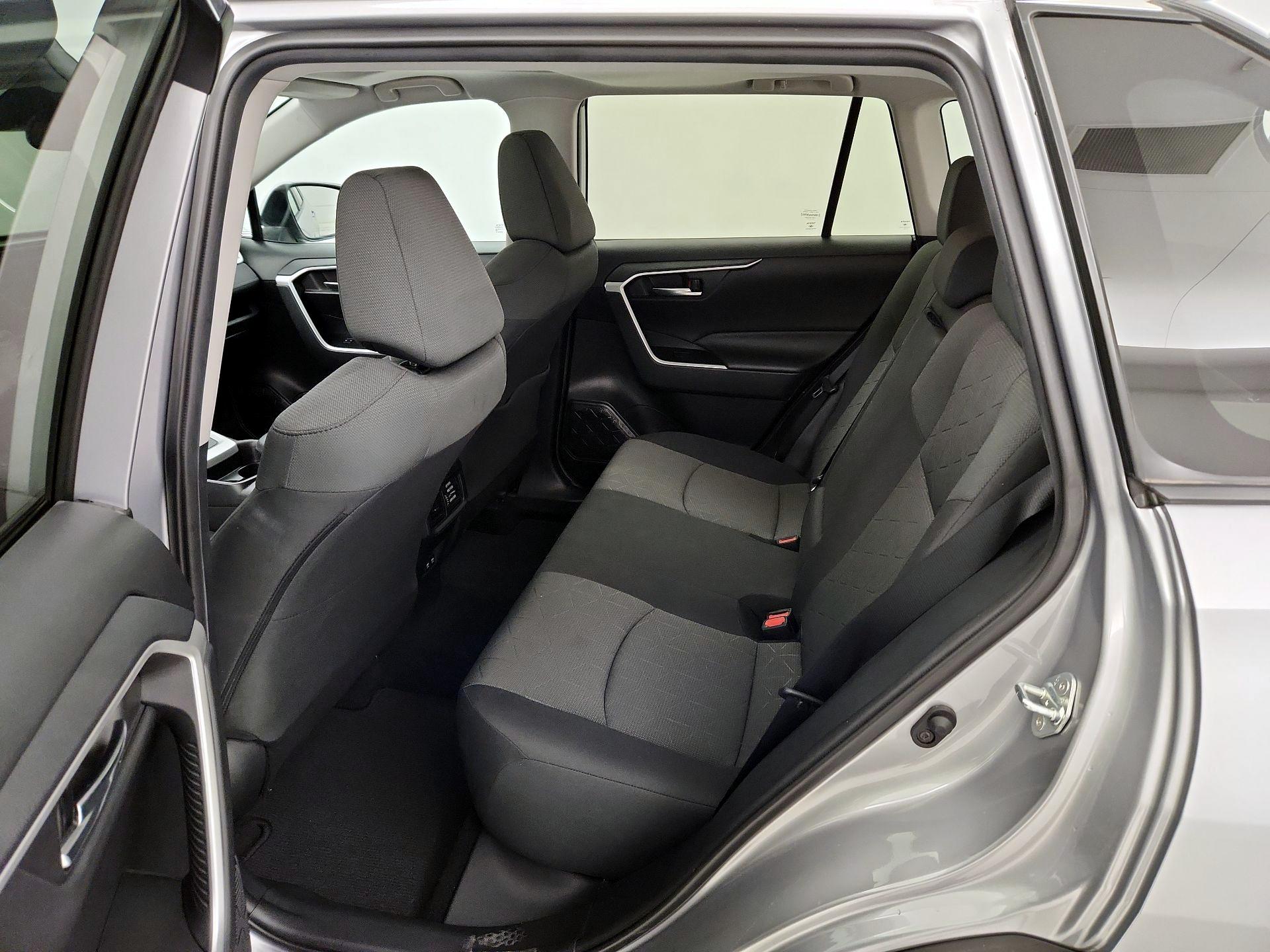Thumbnail: 2021 Toyota RAV4 - 20