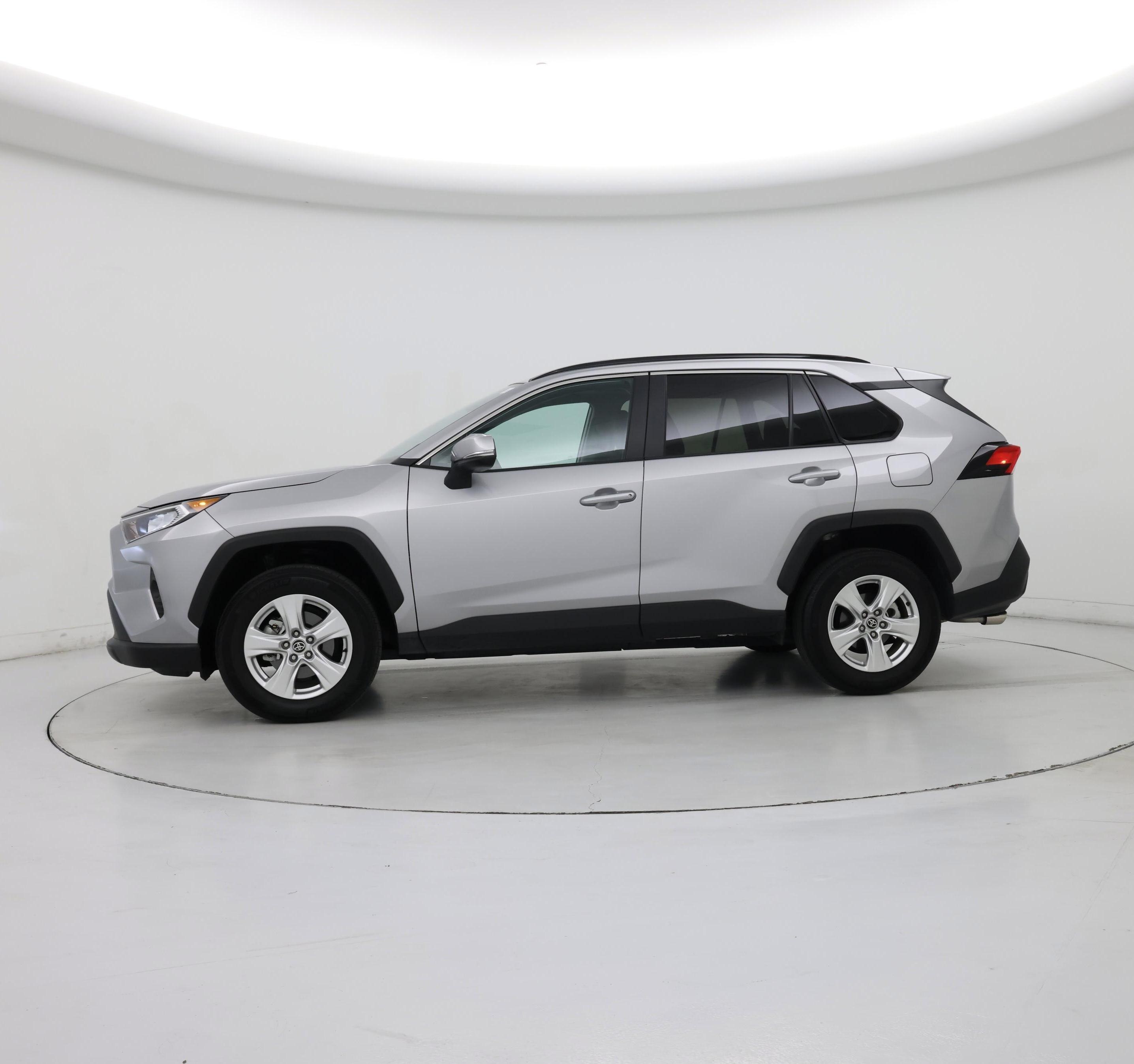 Thumbnail: 2021 Toyota RAV4 - 3