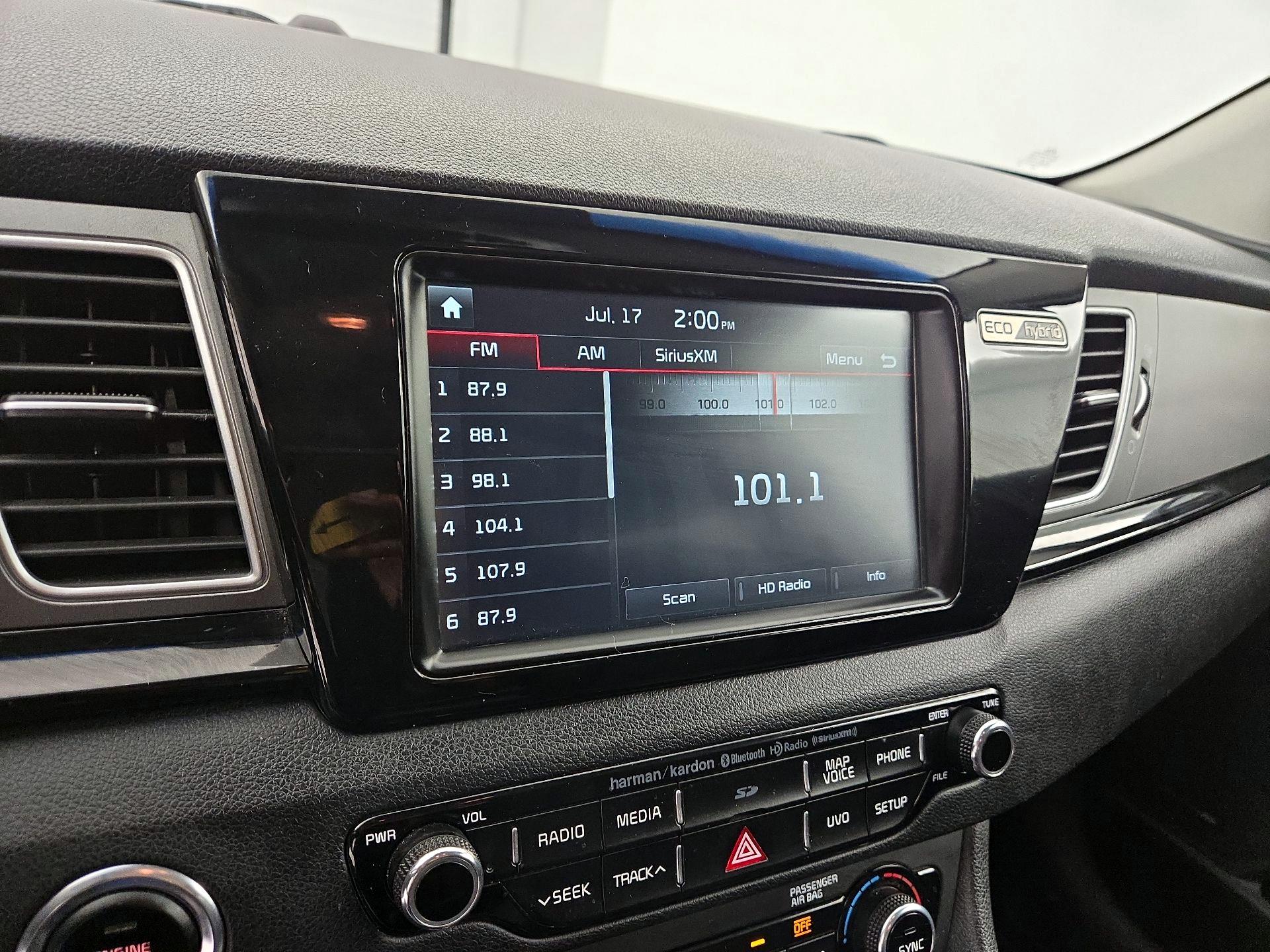 Thumbnail: 2018 Kia Niro - 16