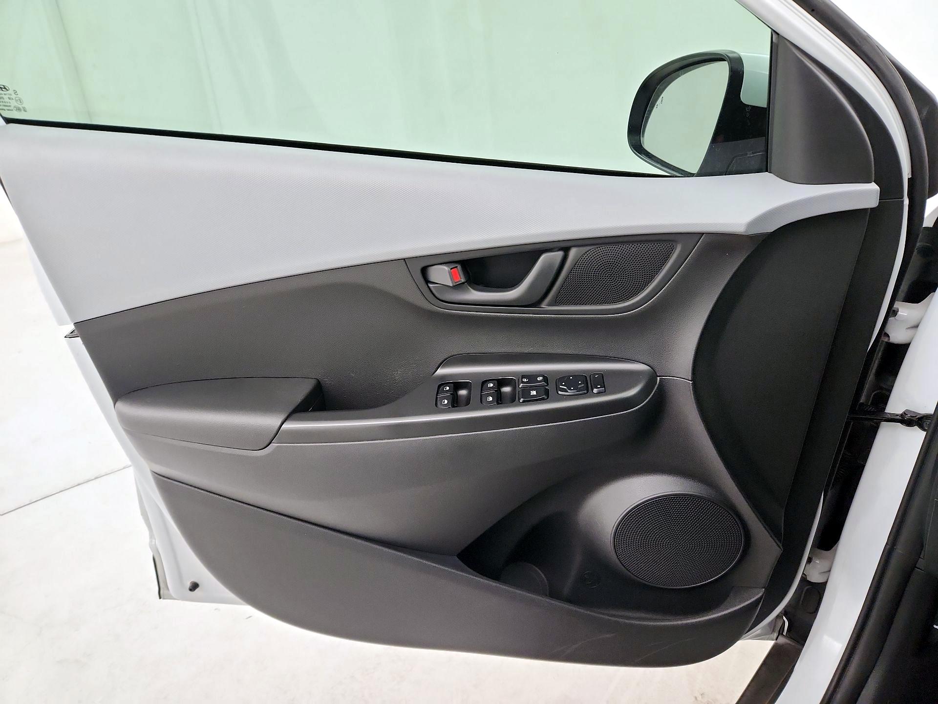 Thumbnail: 2020 Hyundai Kona - 12