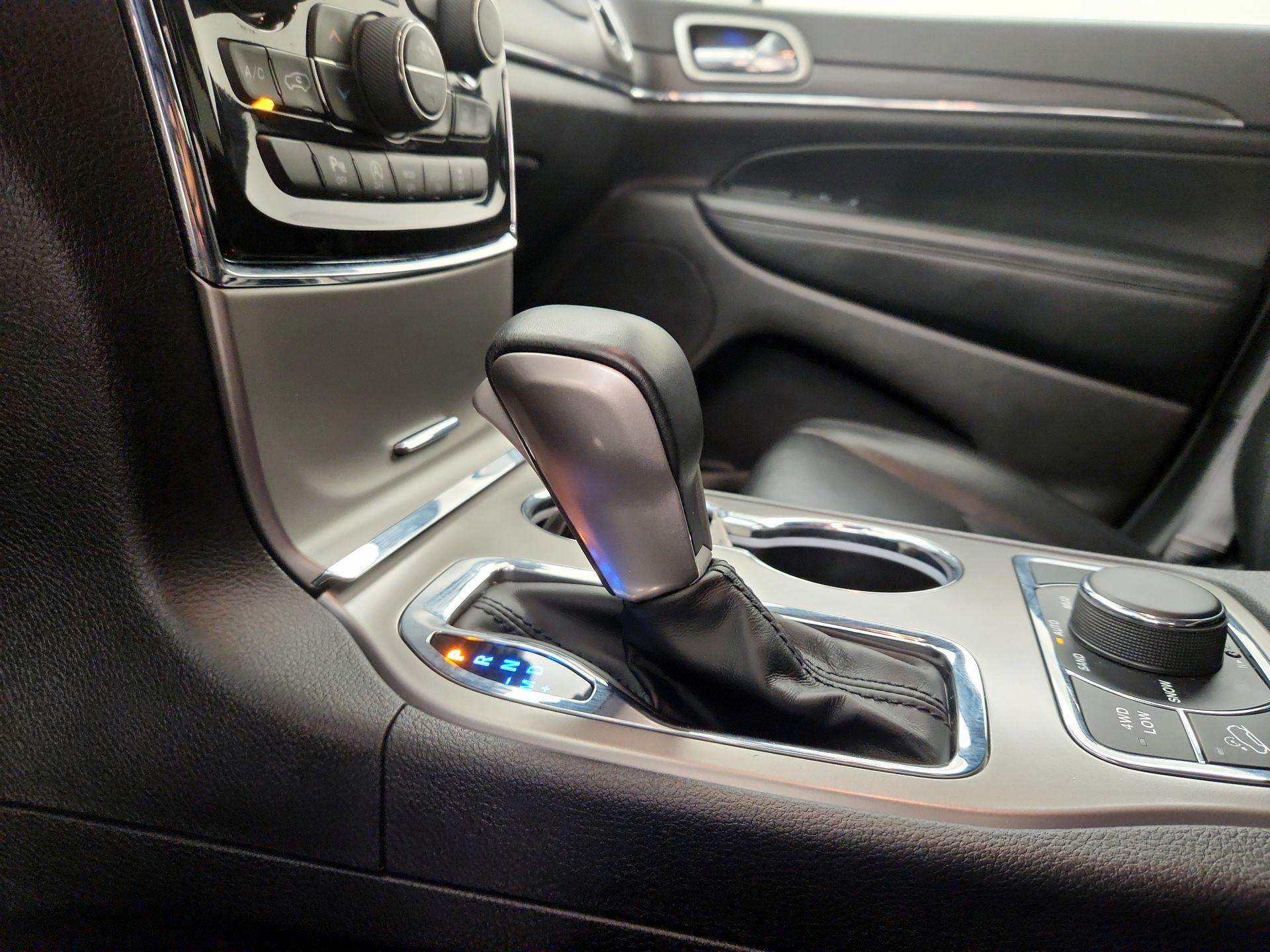 Thumbnail: 2021 Jeep Grand Cherokee - 17