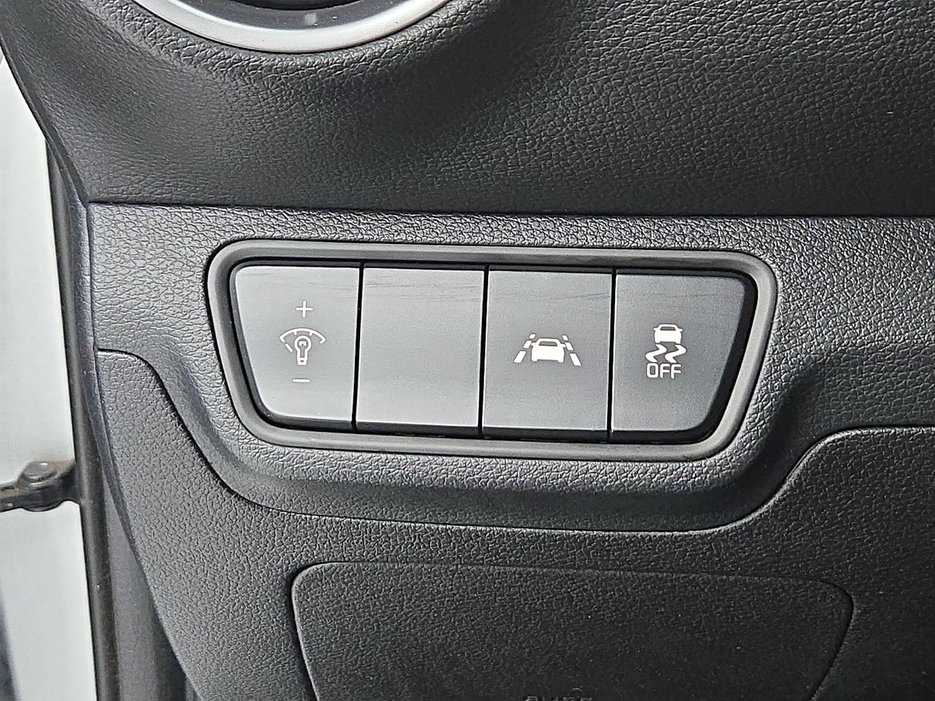 Thumbnail: 2019 Kia Forte - 13