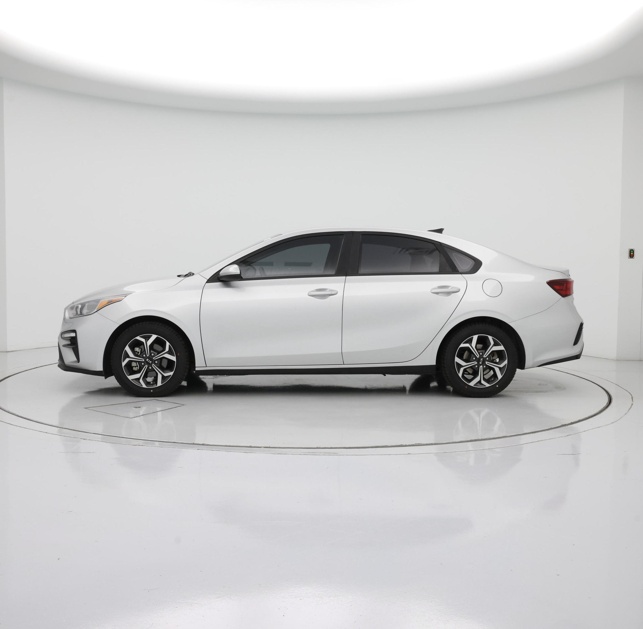 Thumbnail: 2019 Kia Forte - 3