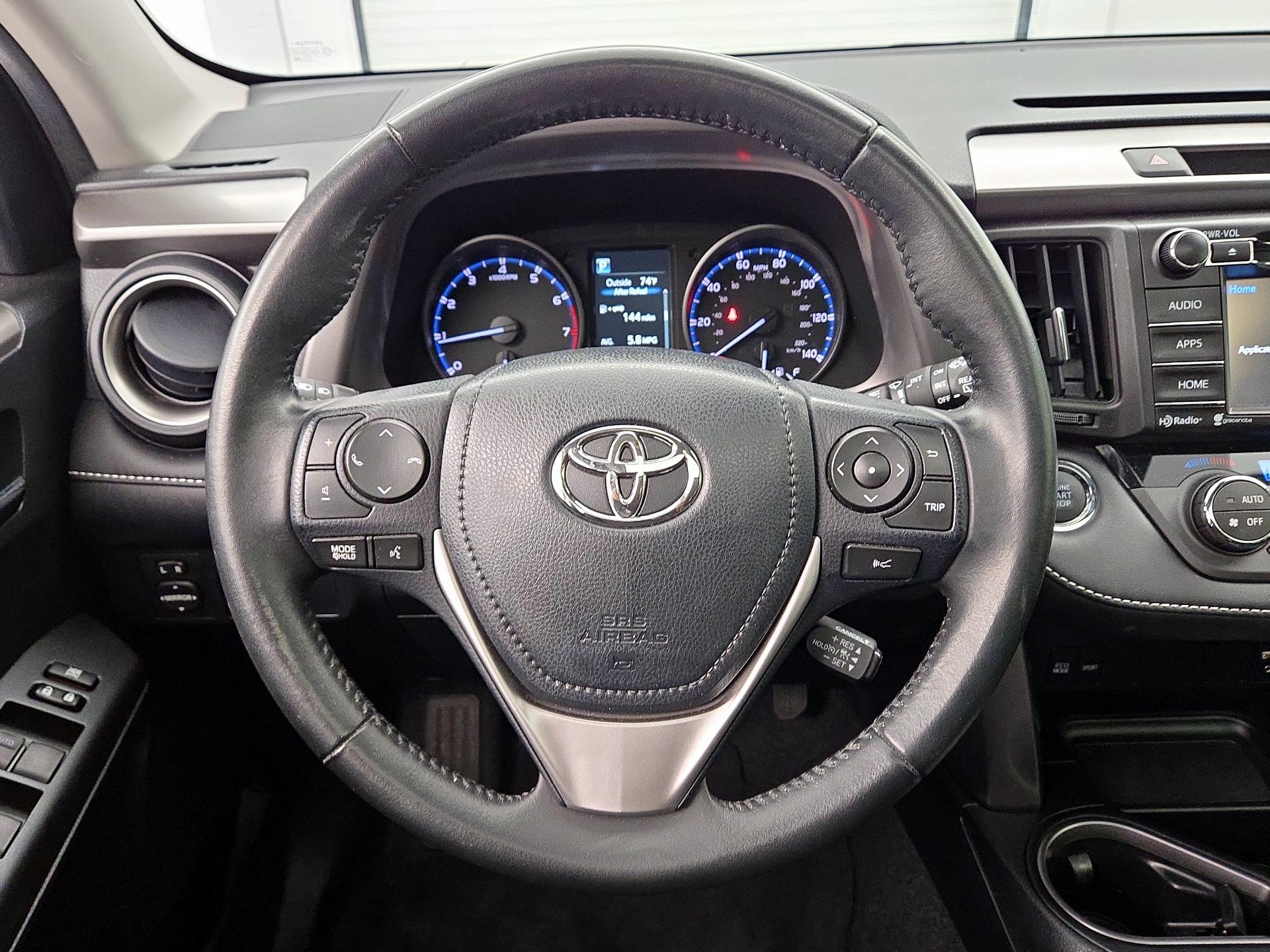 Thumbnail: 2017 Toyota RAV4 - 10