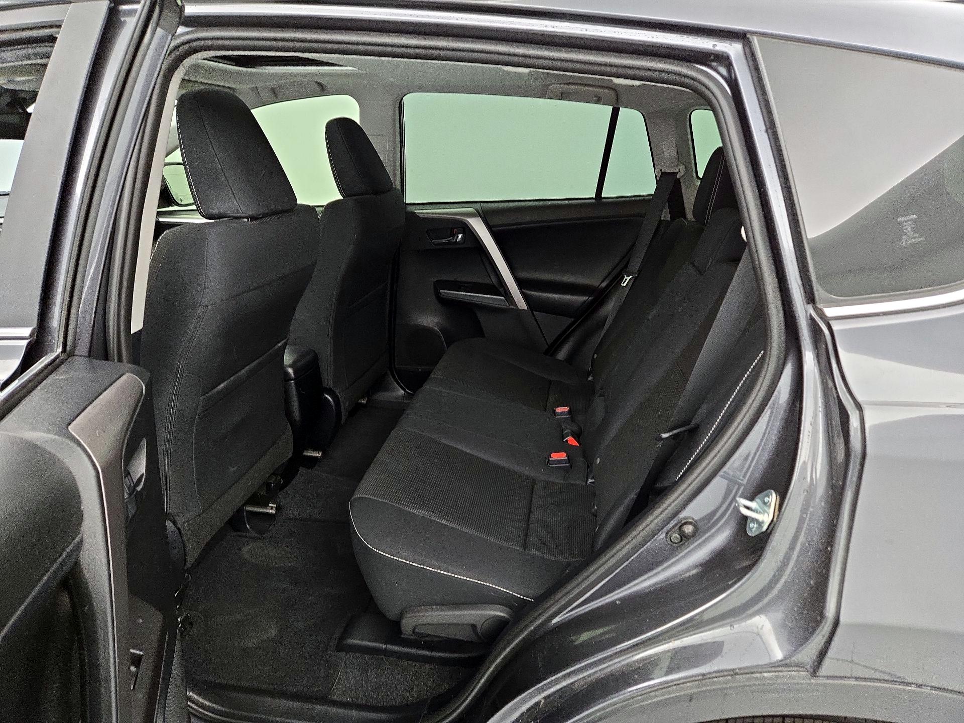 Thumbnail: 2017 Toyota RAV4 - 20