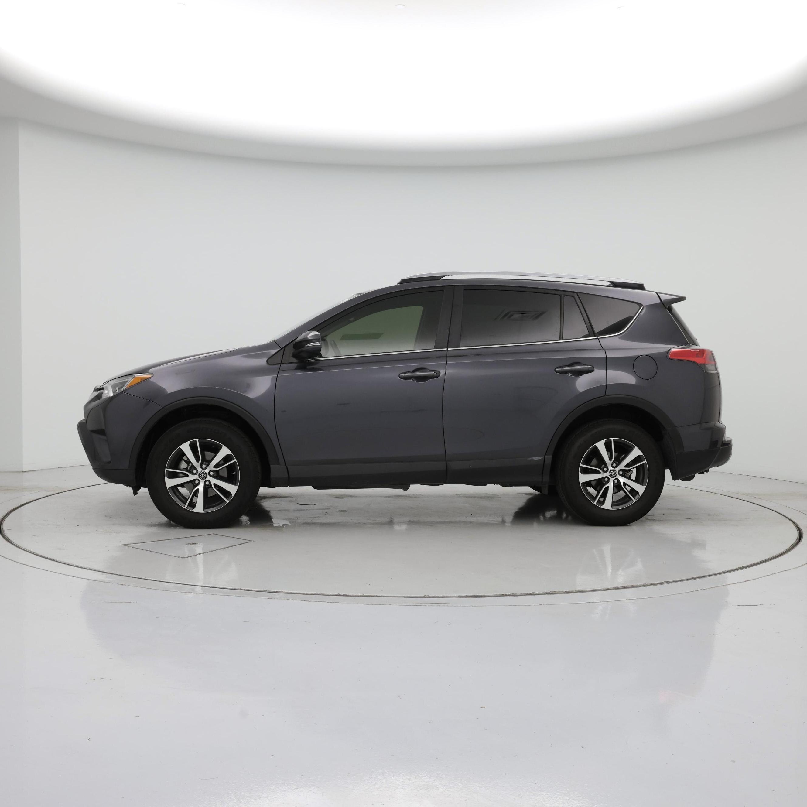 Thumbnail: 2017 Toyota RAV4 - 3