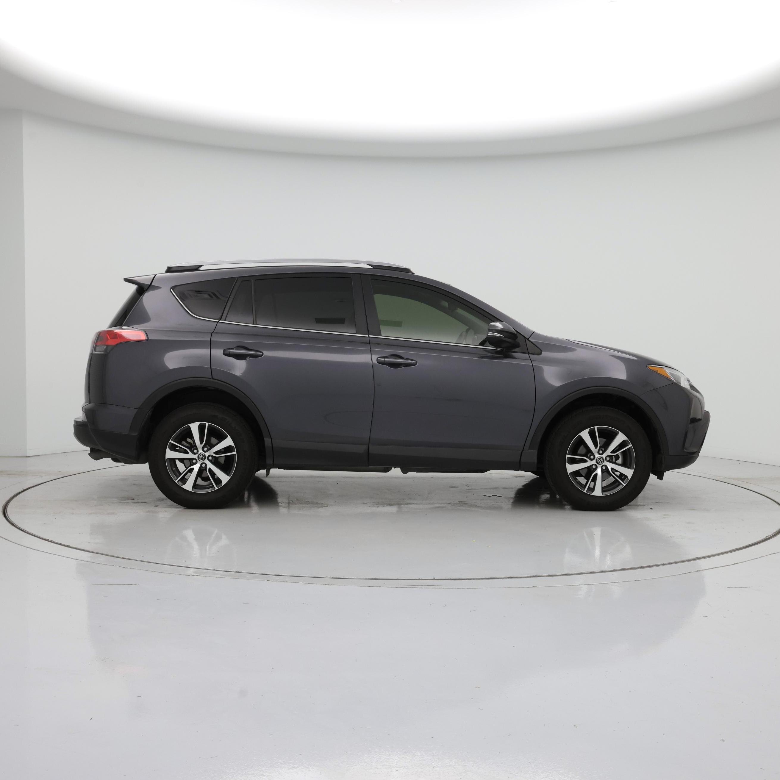 Thumbnail: 2017 Toyota RAV4 - 7
