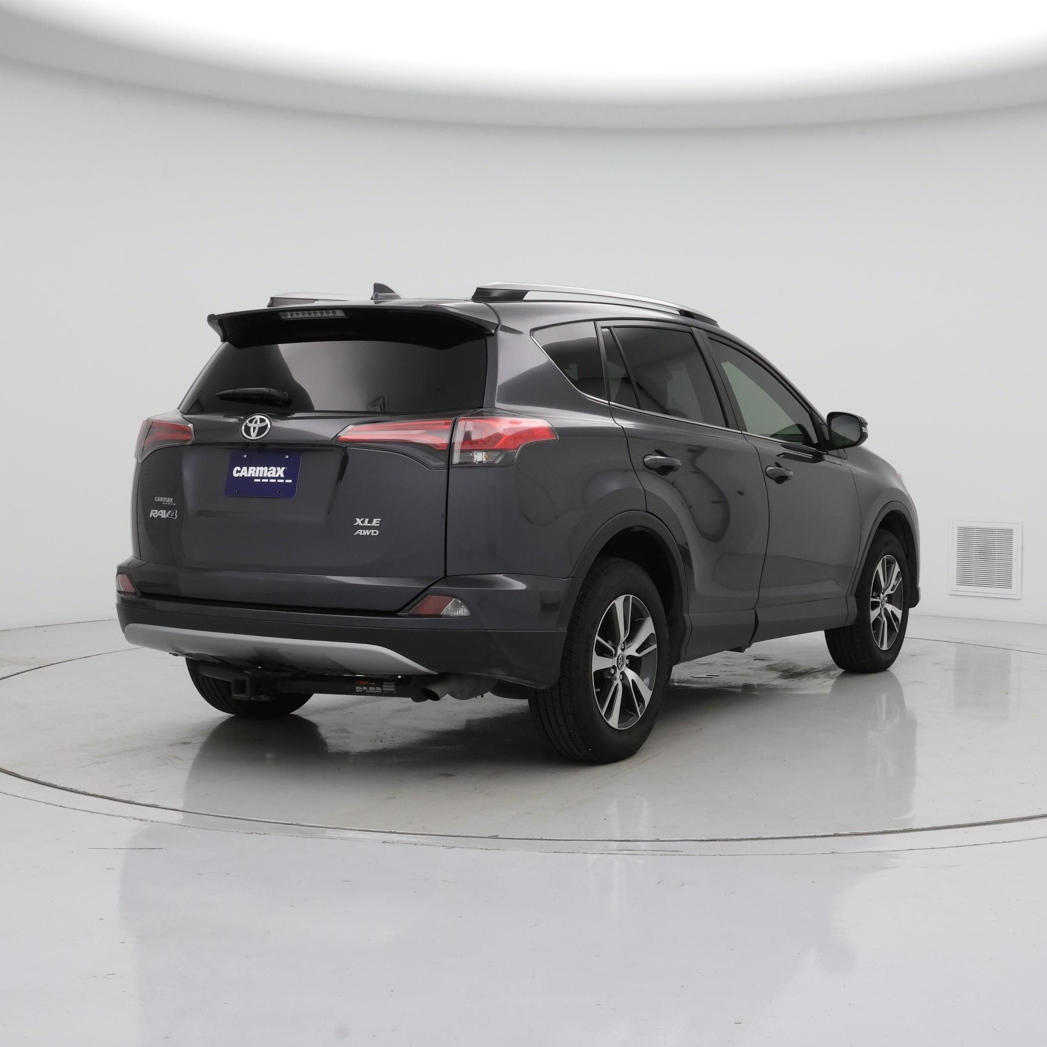 Thumbnail: 2017 Toyota RAV4 - 8