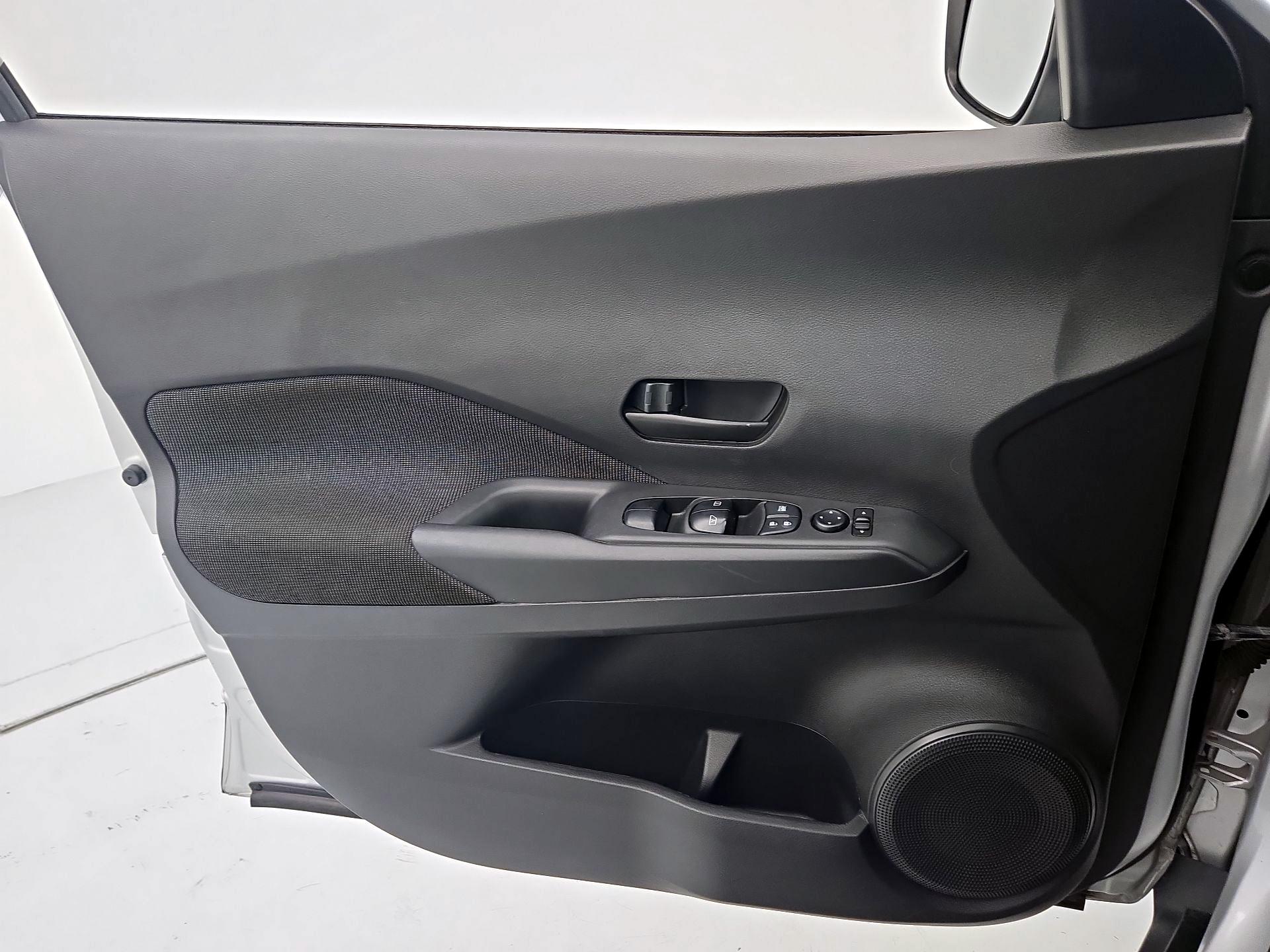 Thumbnail: 2019 Nissan Kicks - 12